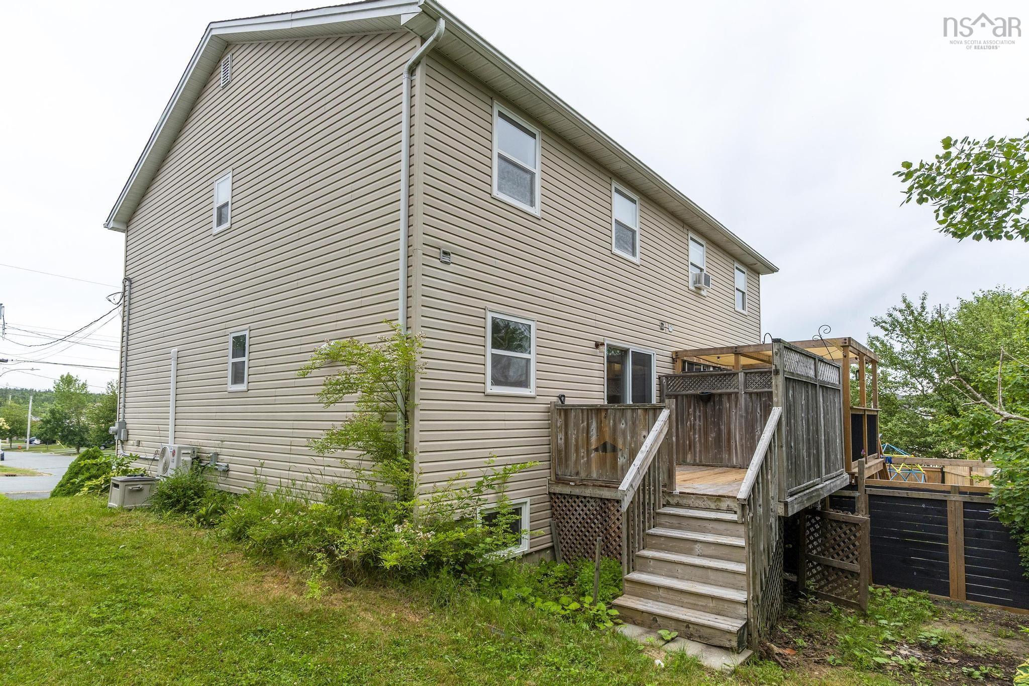 $499,900.00: 143 Governors Lake Drive, Lakeside
