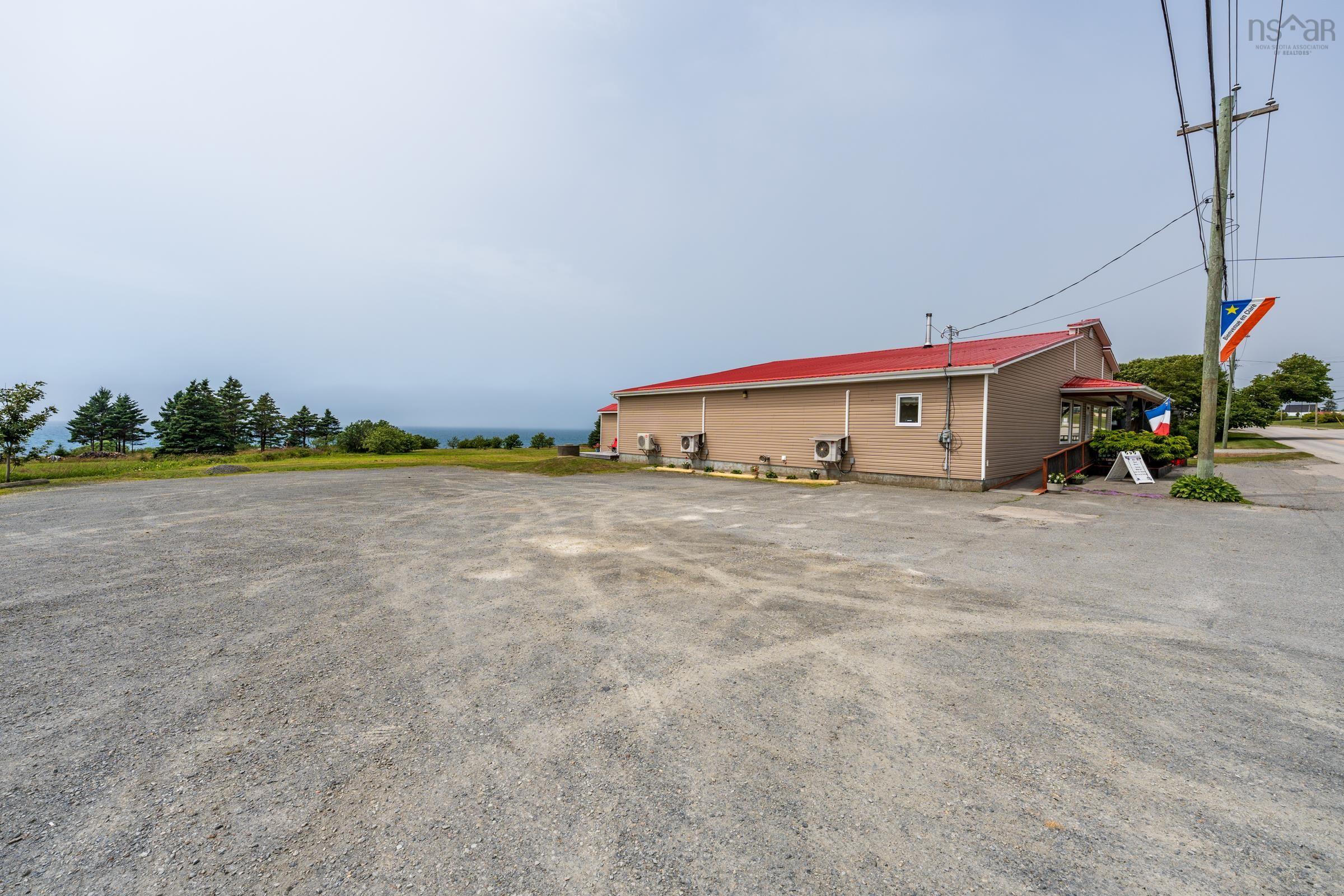 $599,000.00: 9613 Highway 1, Saulnierville