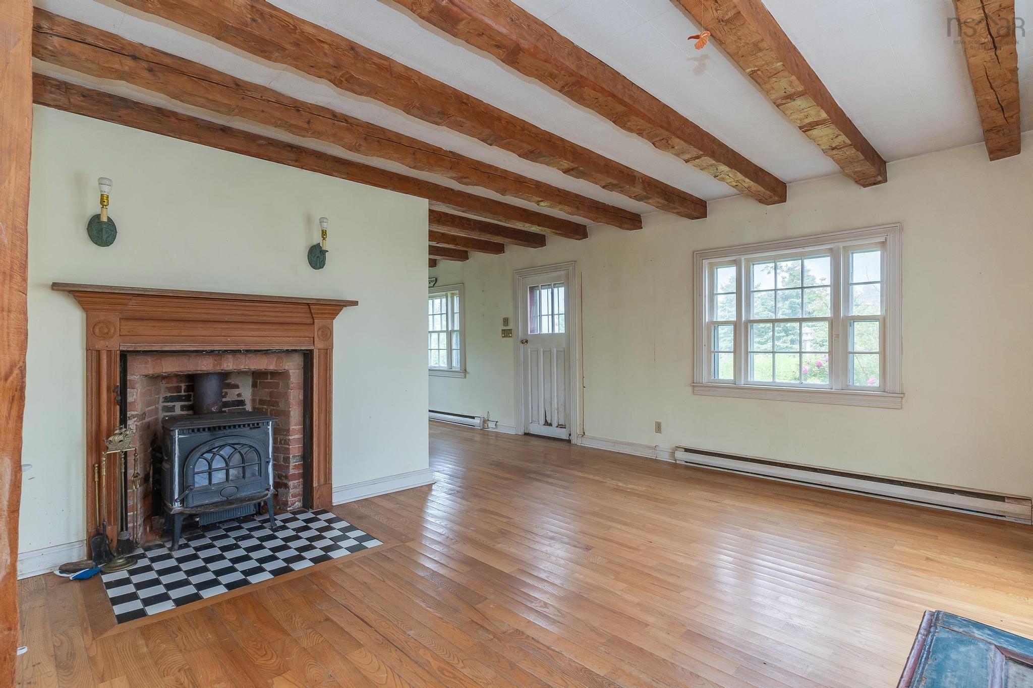 $489,000.00: 194 Paddy