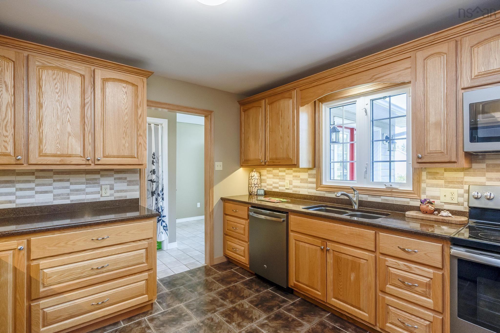 $535,000.00: 99 Krista Drive, Wilmot