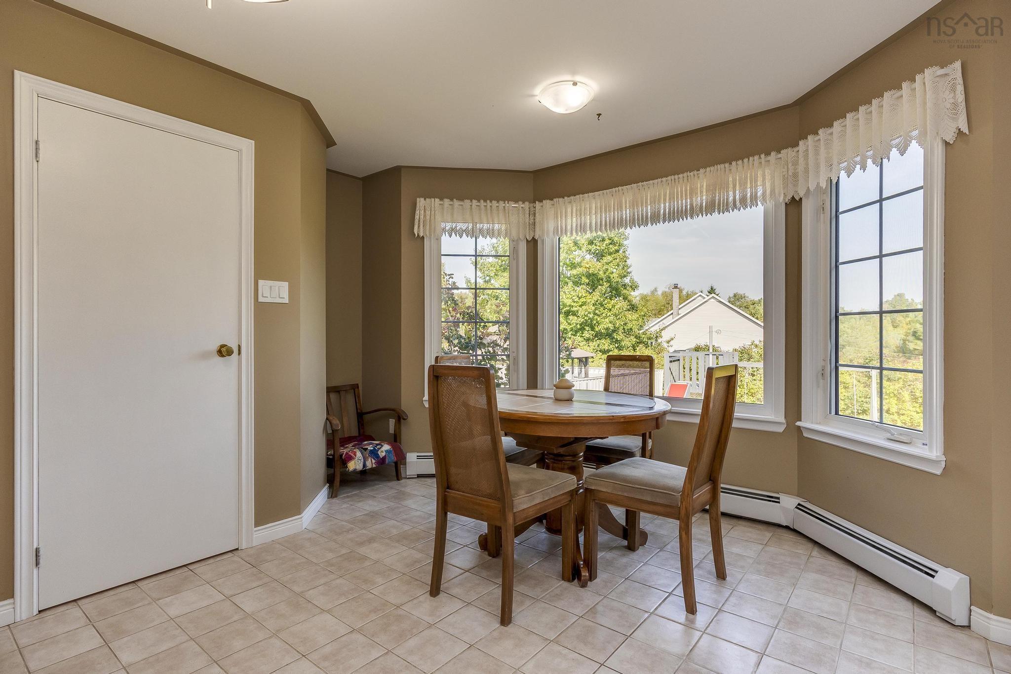 $535,000.00: 99 Krista Drive, Wilmot