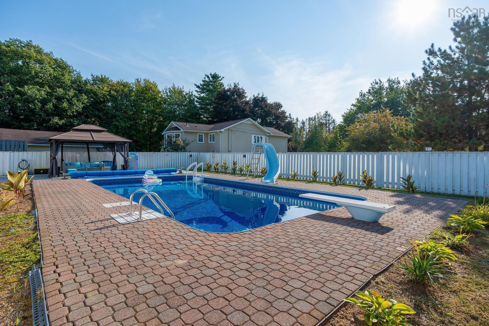 $535,000.00: 99 Krista Drive, Wilmot