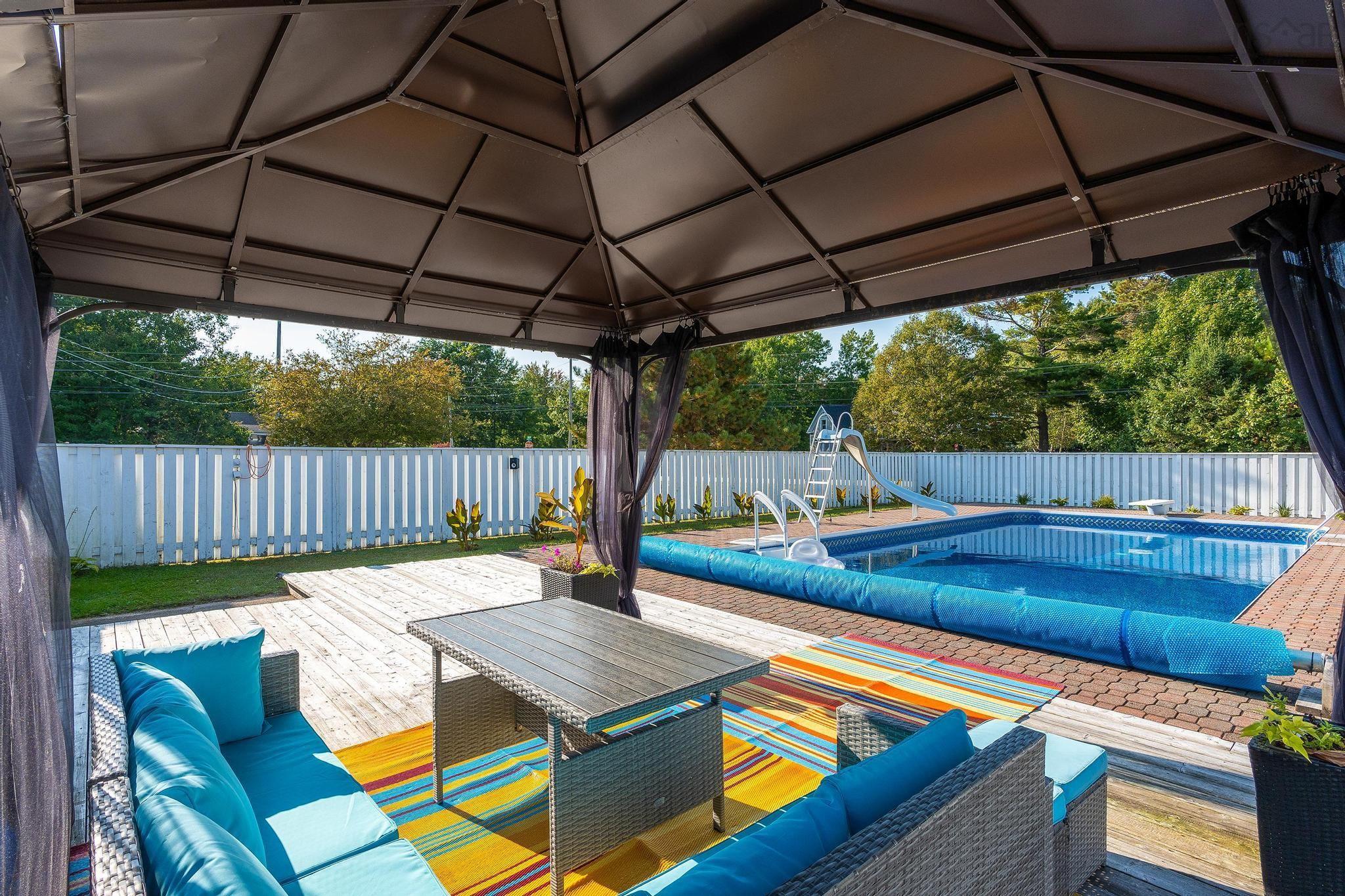 $535,000.00: 99 Krista Drive, Wilmot