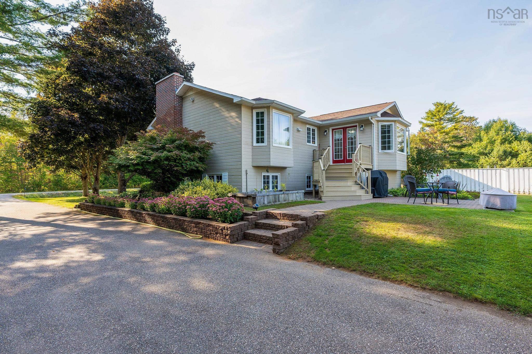 $535,000.00: 99 Krista Drive, Wilmot