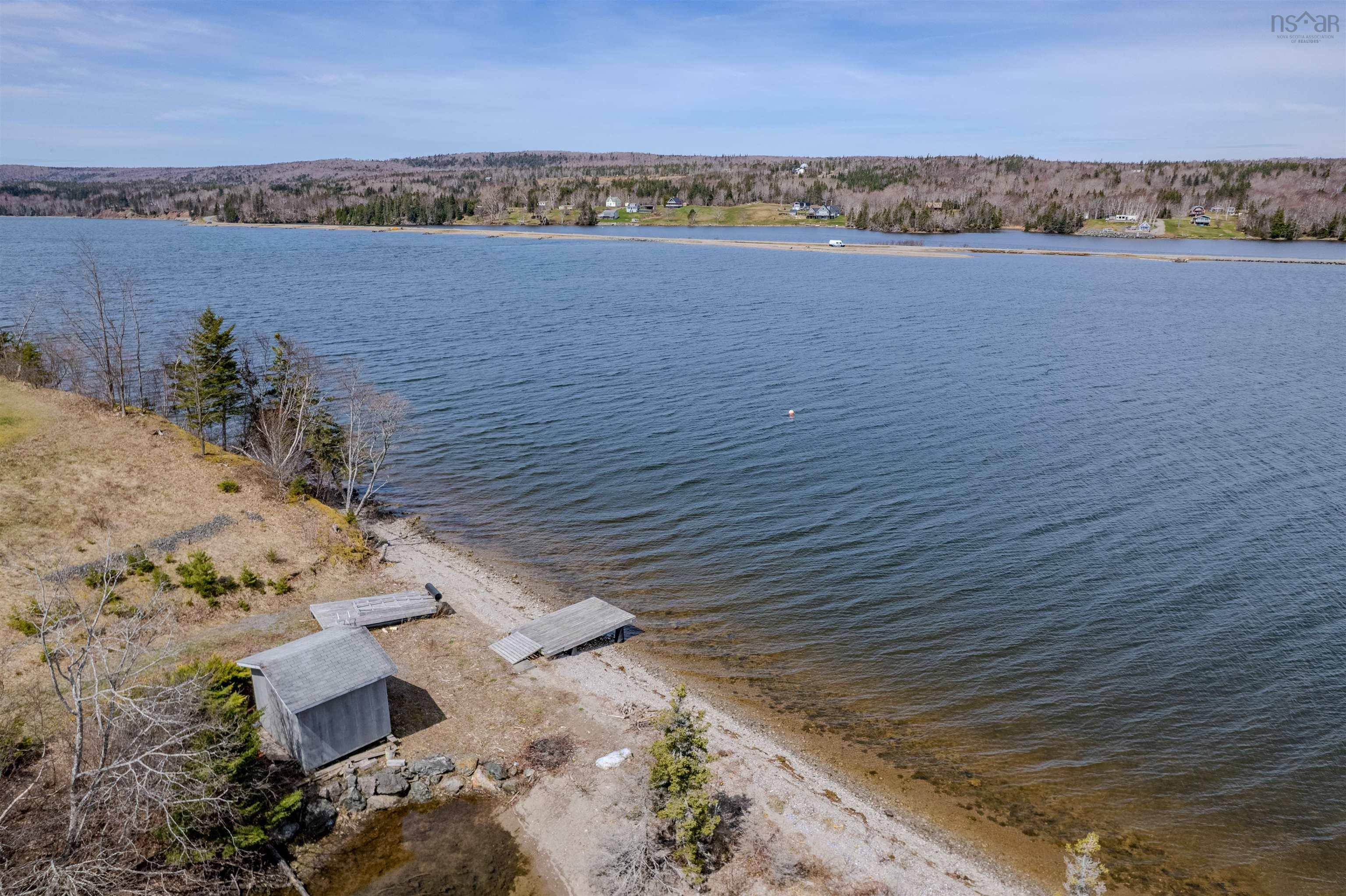 $998,000.00: 70 Tweednooge Place, East Bay