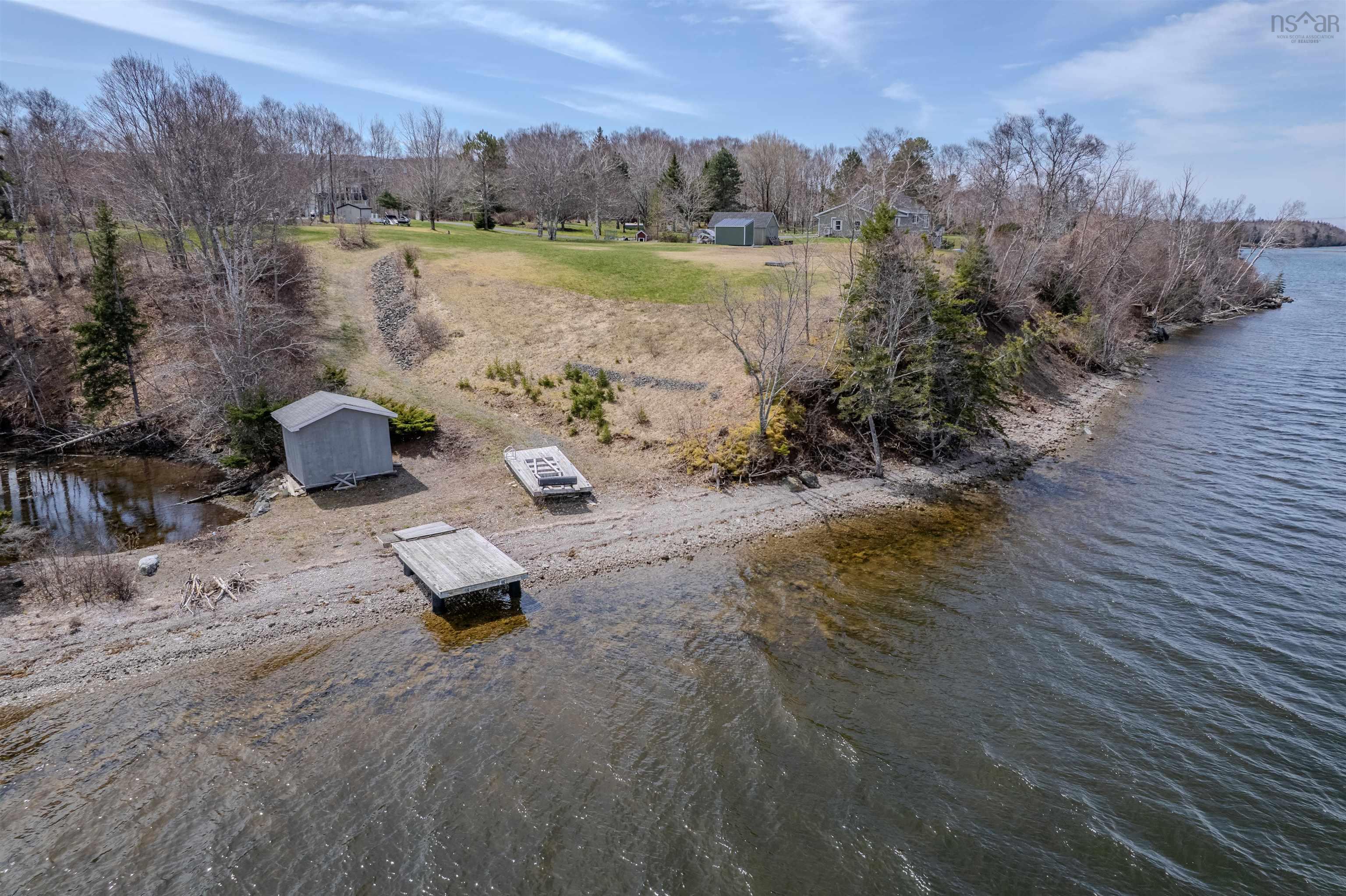 $998,000.00: 70 Tweednooge Place, East Bay