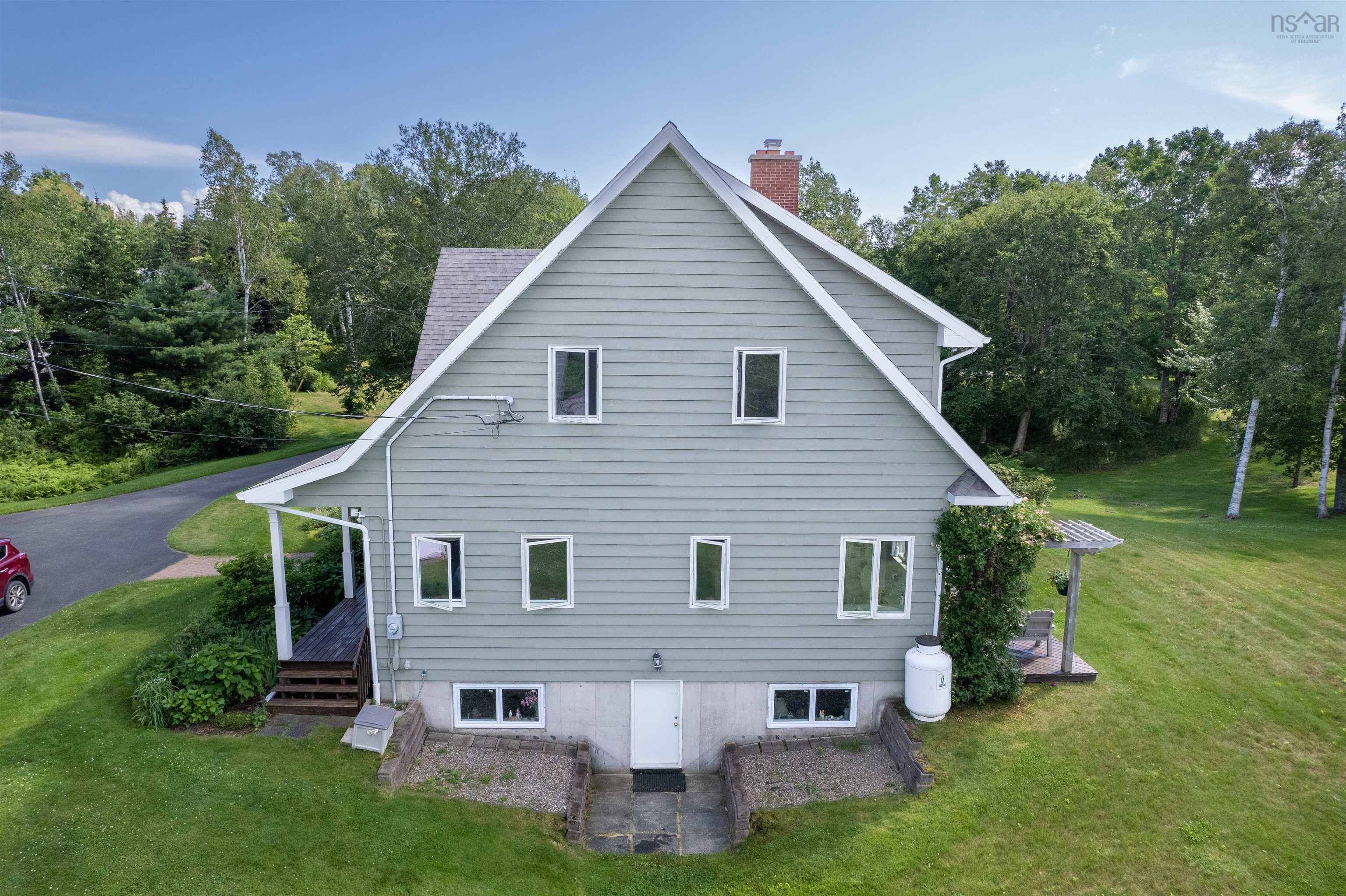 $998,000.00: 70 Tweednooge Place, East Bay