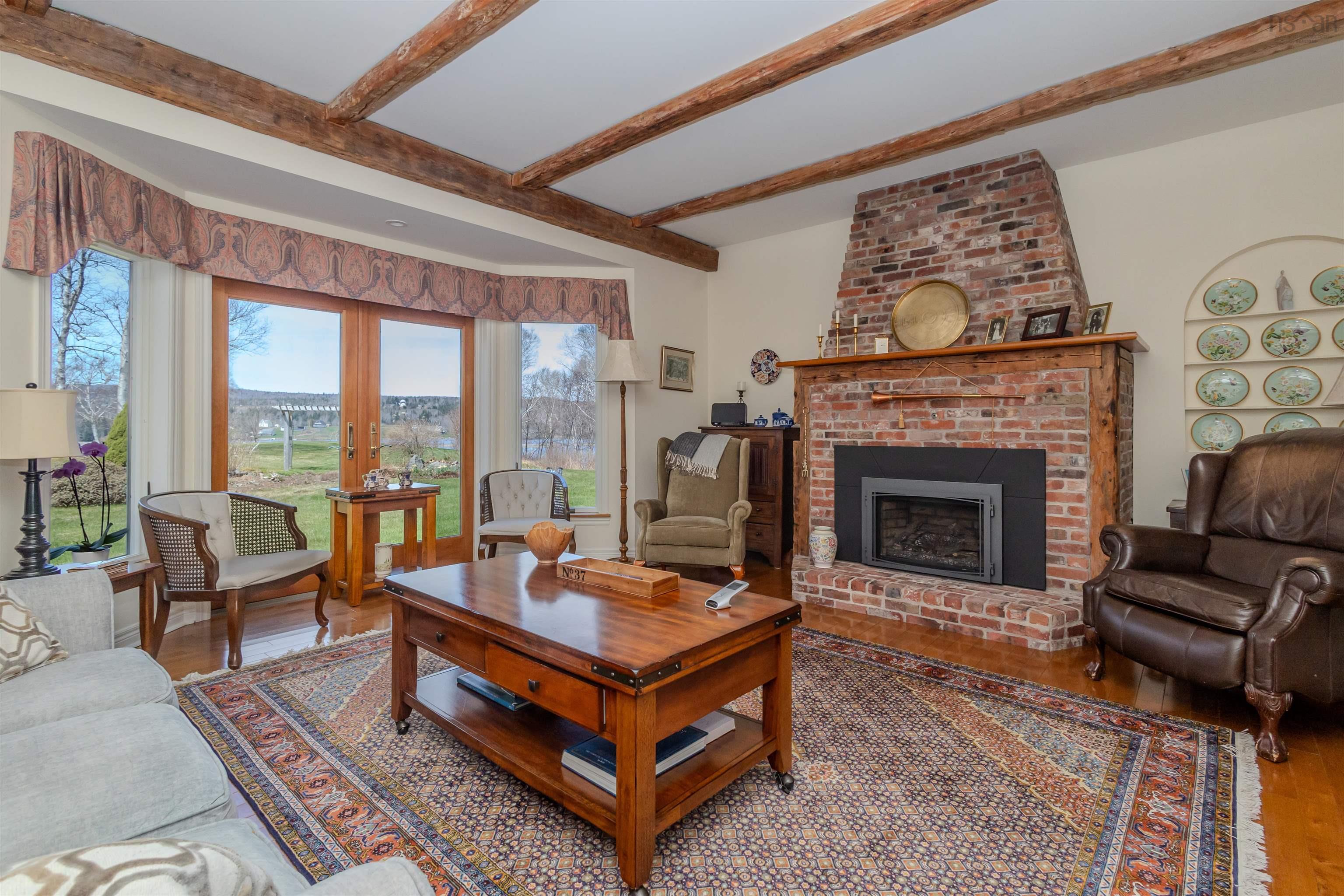 $998,000.00: 70 Tweednooge Place, East Bay