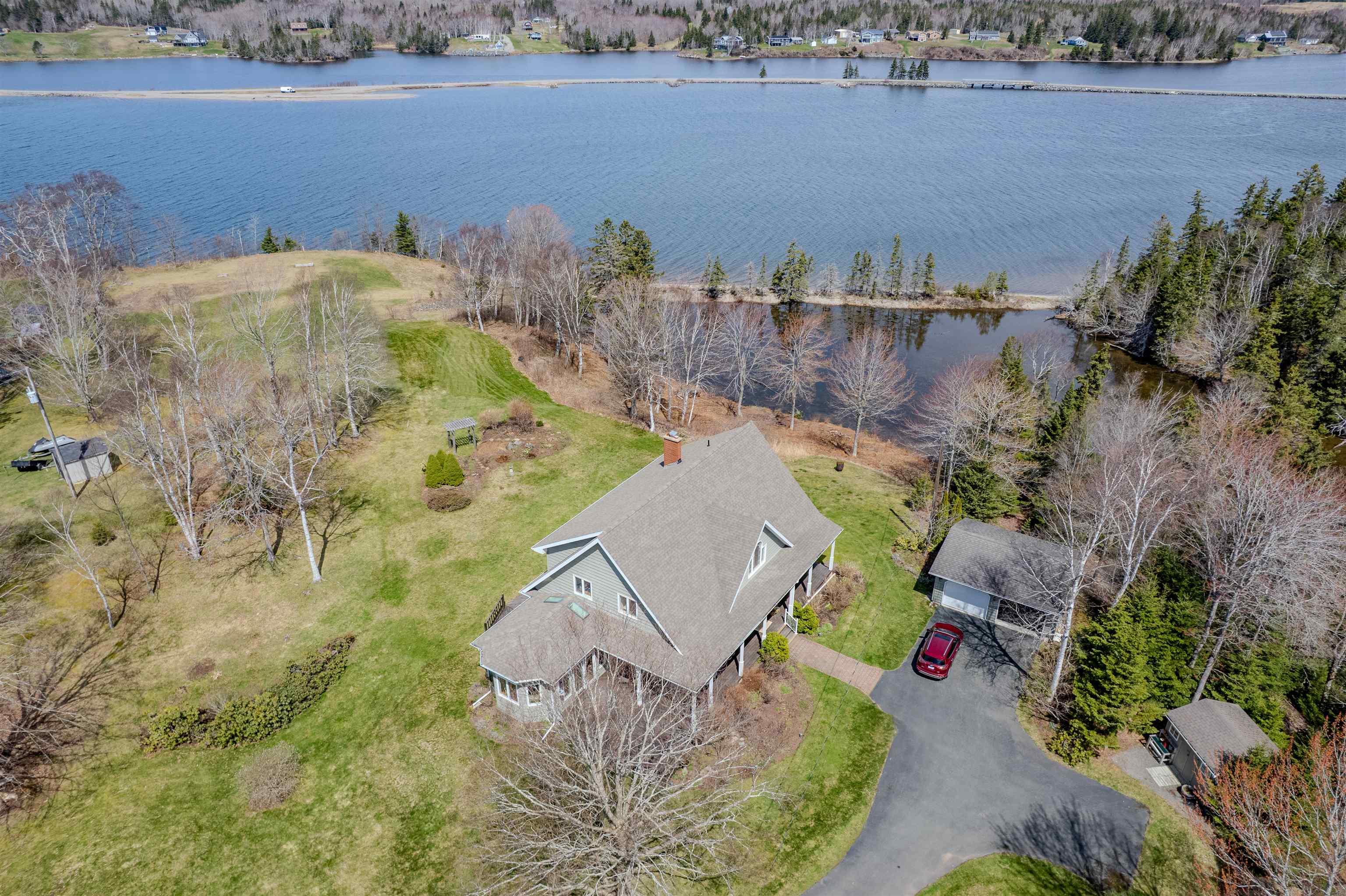 $998,000.00: 70 Tweednooge Place, East Bay