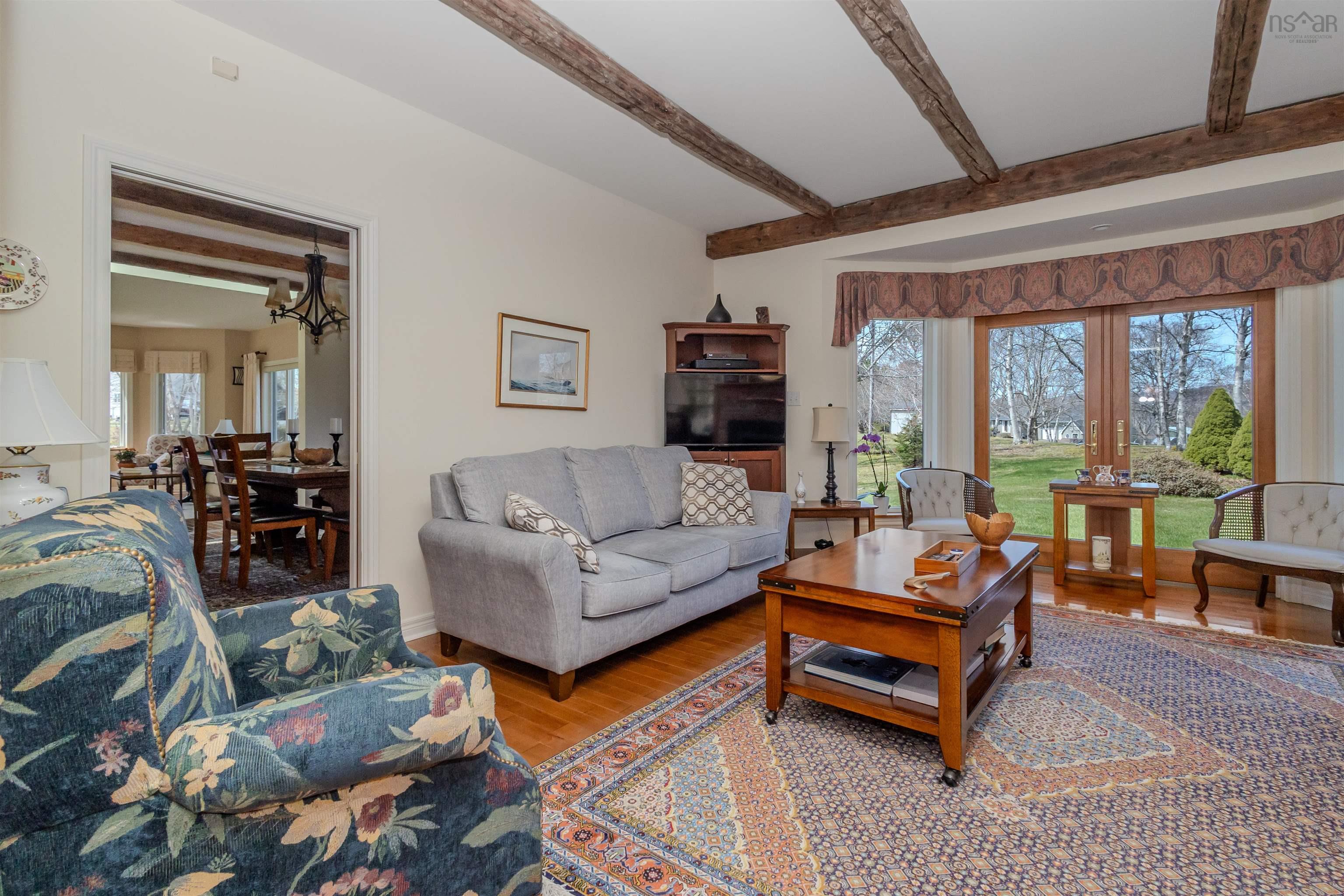 $998,000.00: 70 Tweednooge Place, East Bay