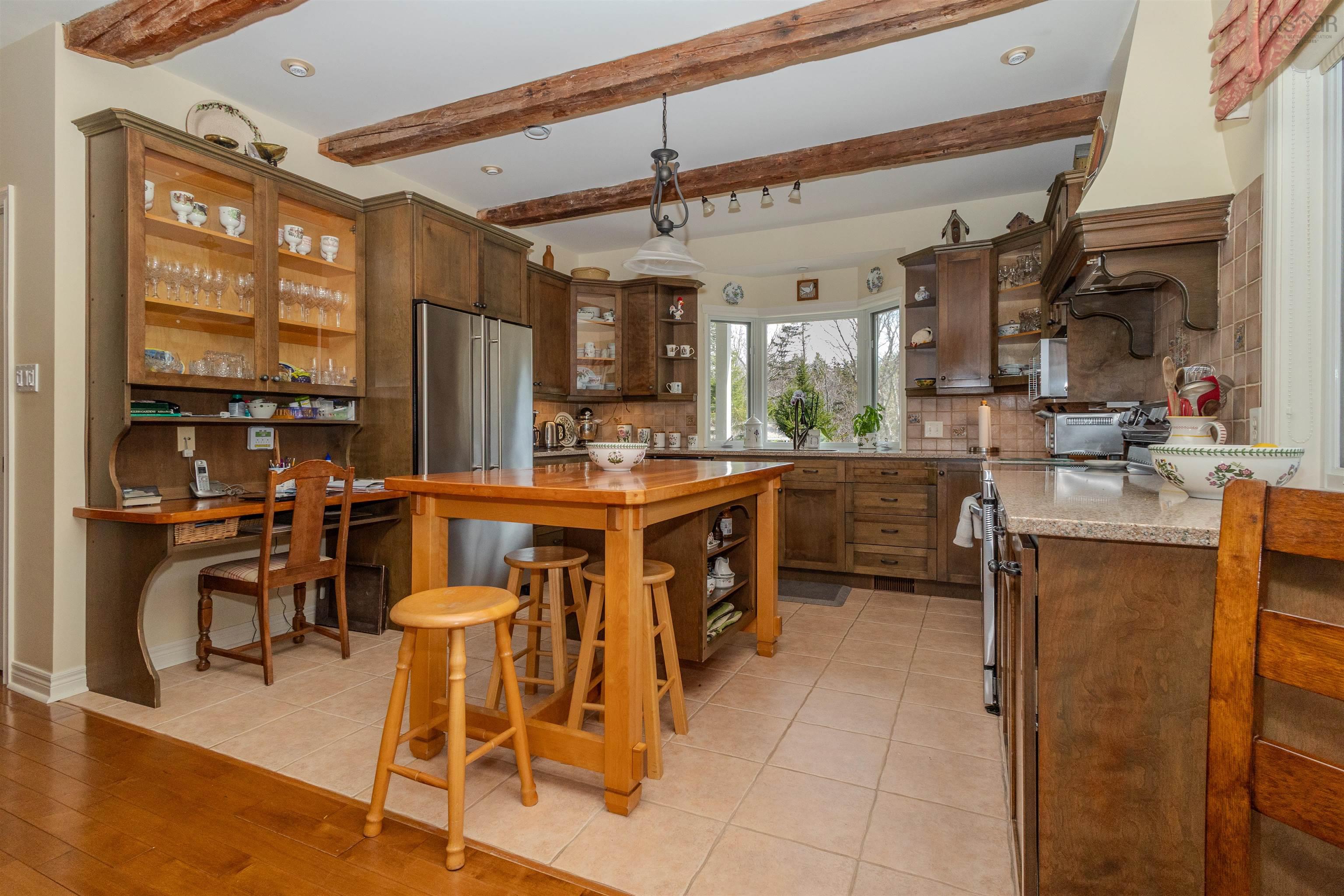 $998,000.00: 70 Tweednooge Place, East Bay