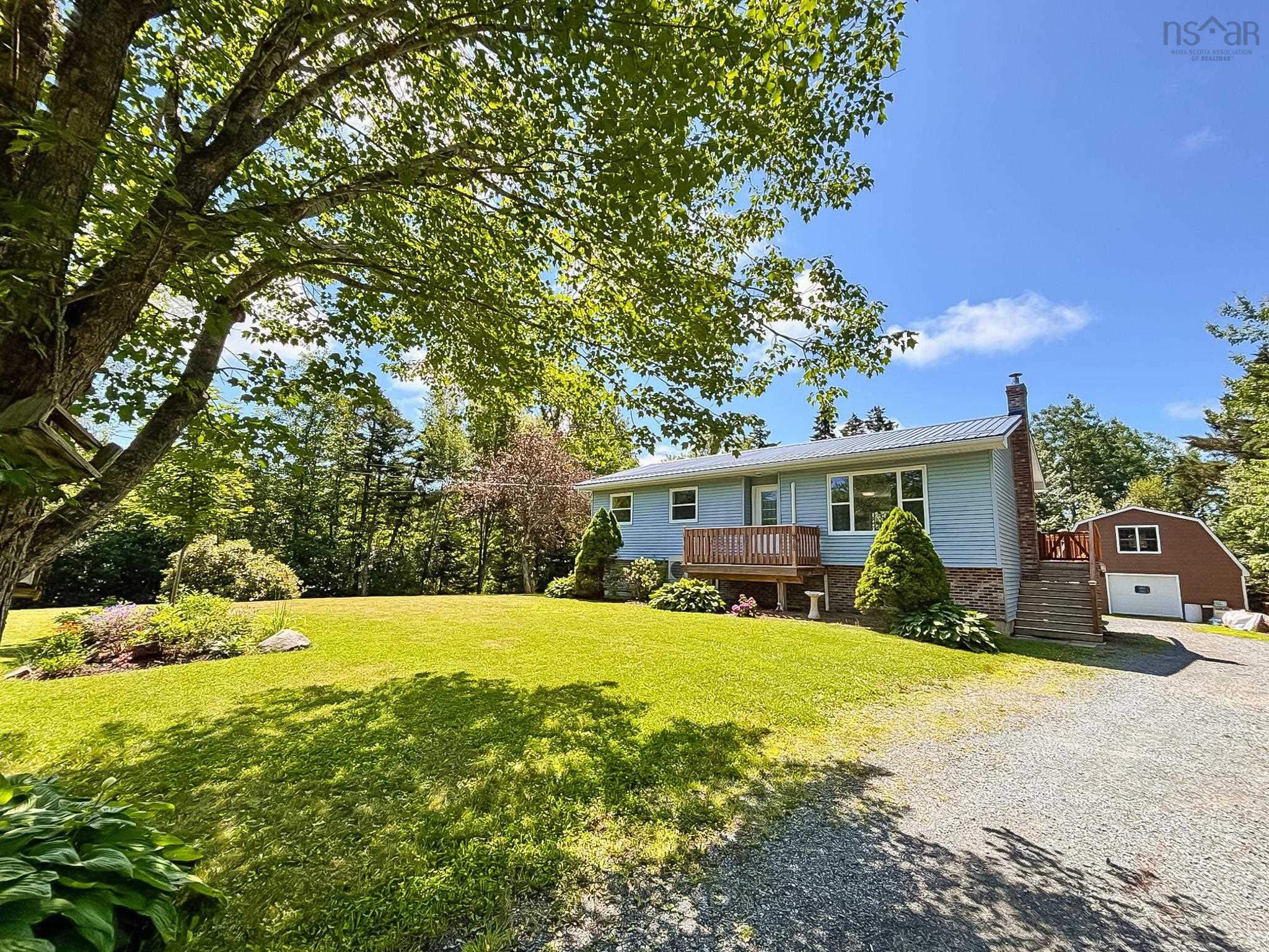 $549,000.00: 11951 Highway 3, Spectacle Lakes