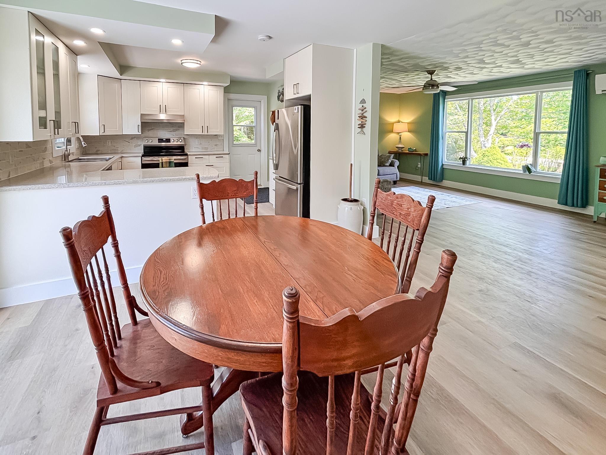 $549,000.00: 11951 Highway 3, Spectacle Lakes