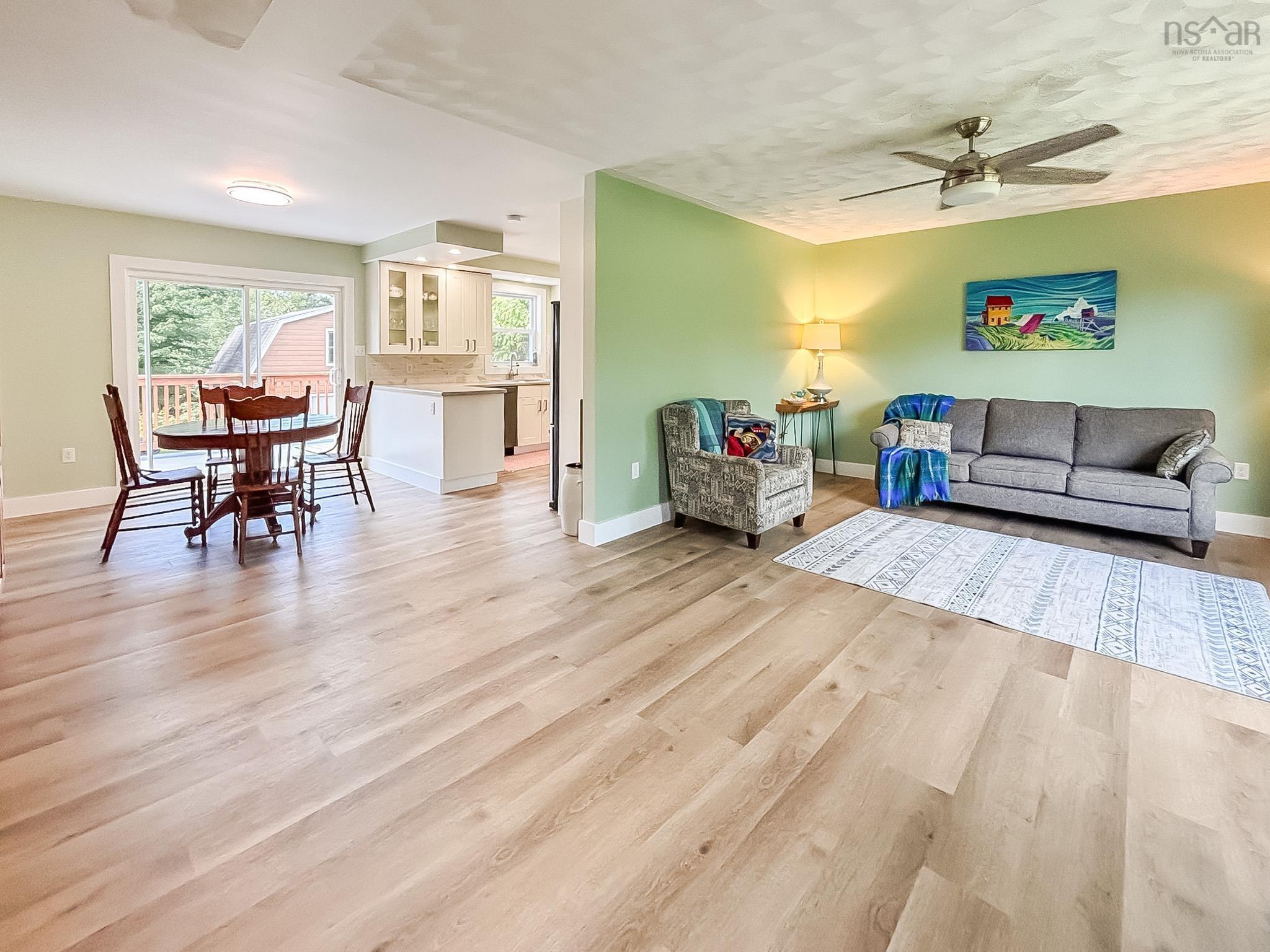 $549,000.00: 11951 Highway 3, Spectacle Lakes