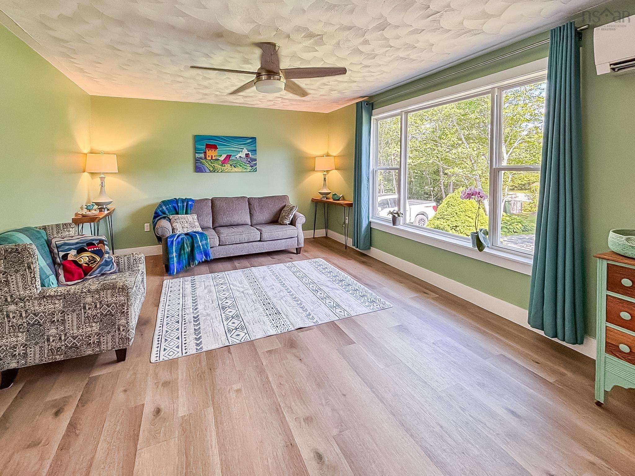 $549,000.00: 11951 Highway 3, Spectacle Lakes