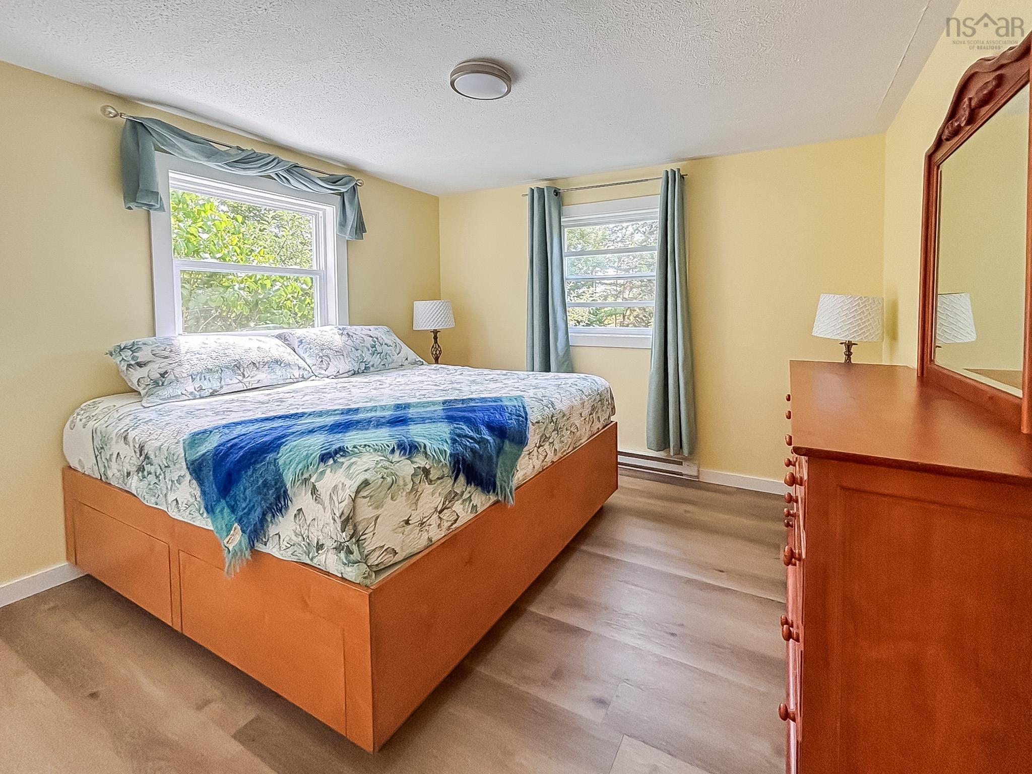 $549,000.00: 11951 Highway 3, Spectacle Lakes