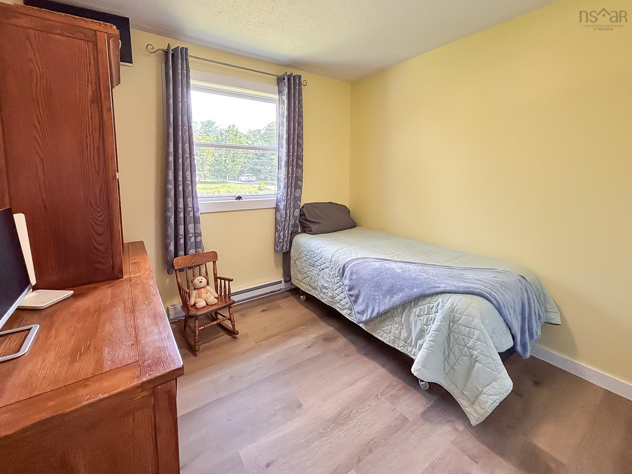 $549,000.00: 11951 Highway 3, Spectacle Lakes