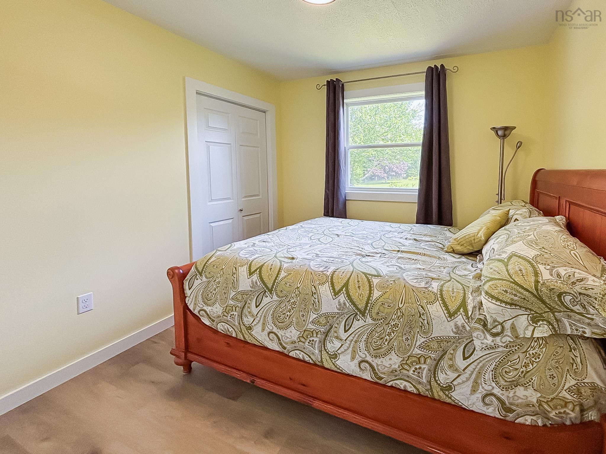 $549,000.00: 11951 Highway 3, Spectacle Lakes