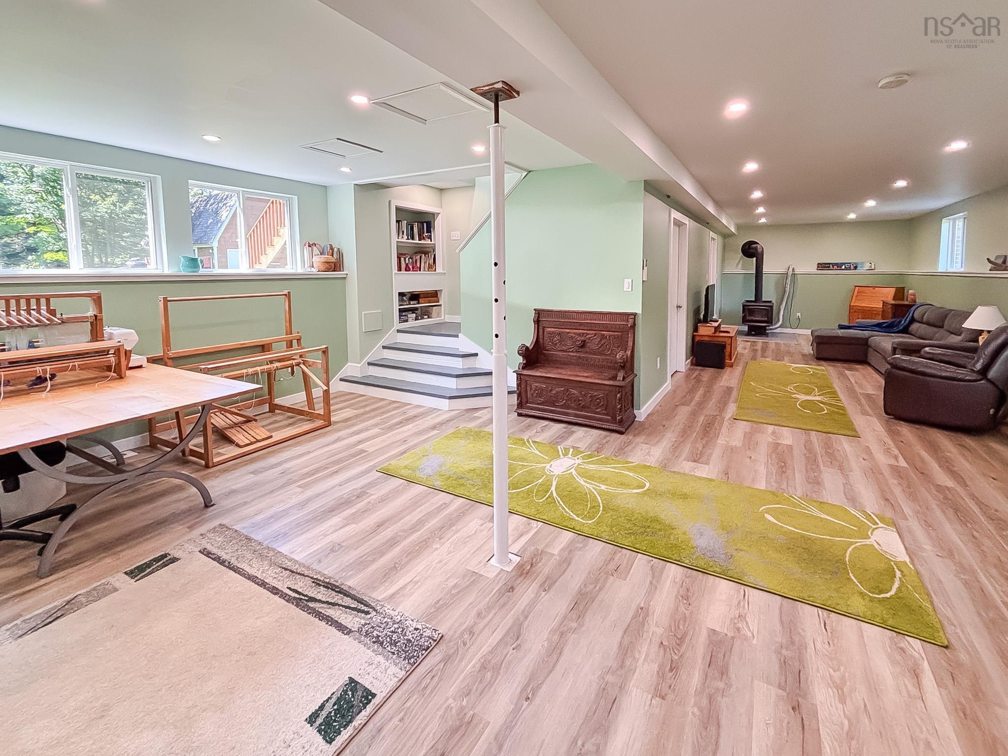 $549,000.00: 11951 Highway 3, Spectacle Lakes