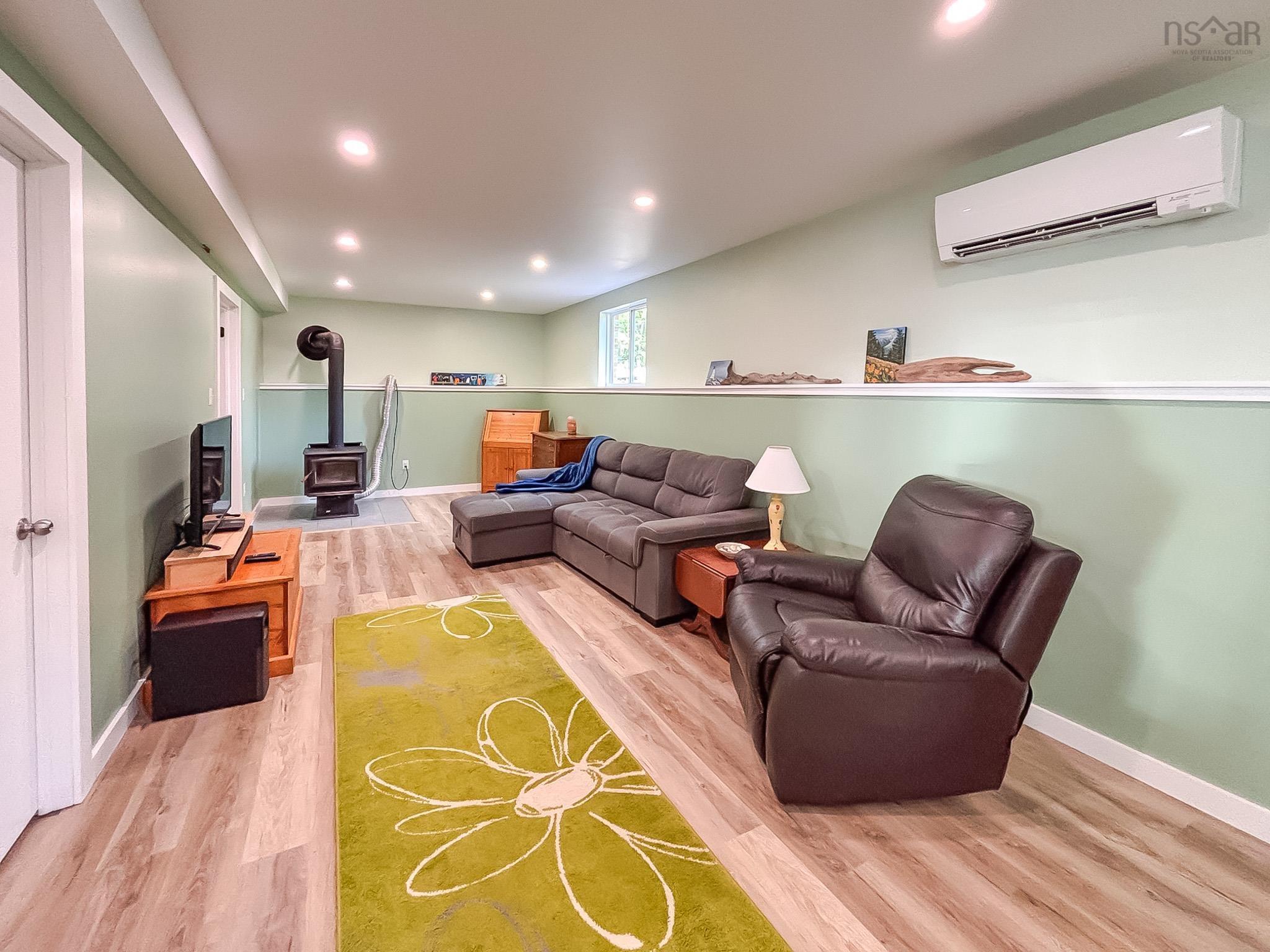 $549,000.00: 11951 Highway 3, Spectacle Lakes