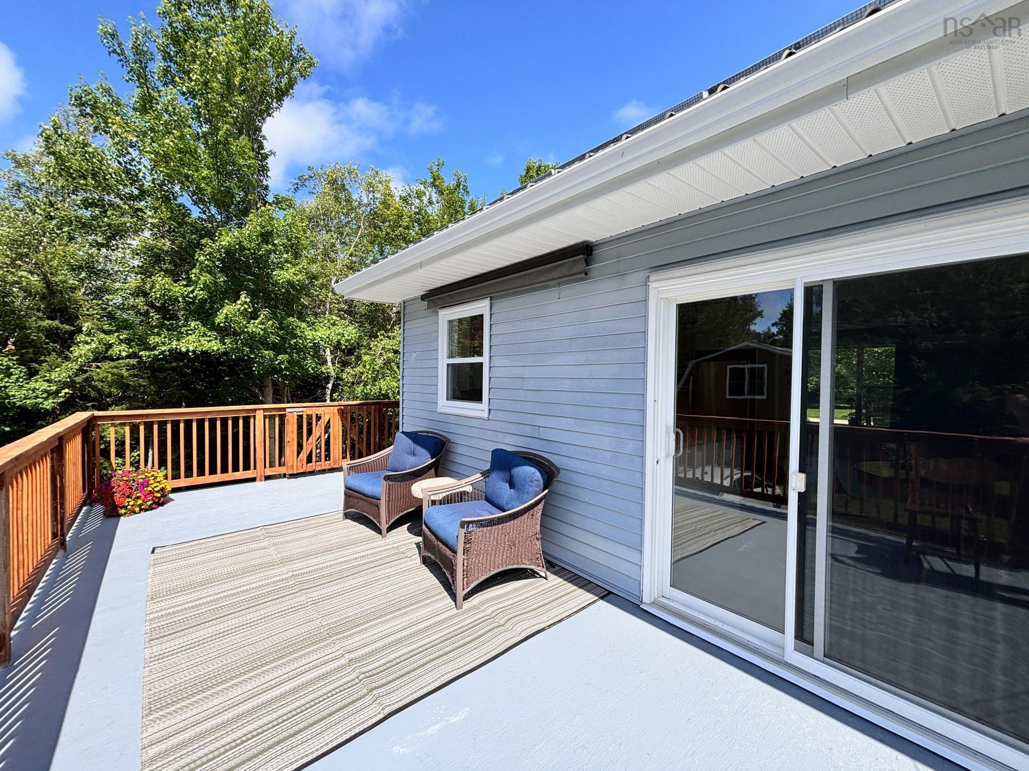 $549,000.00: 11951 Highway 3, Spectacle Lakes