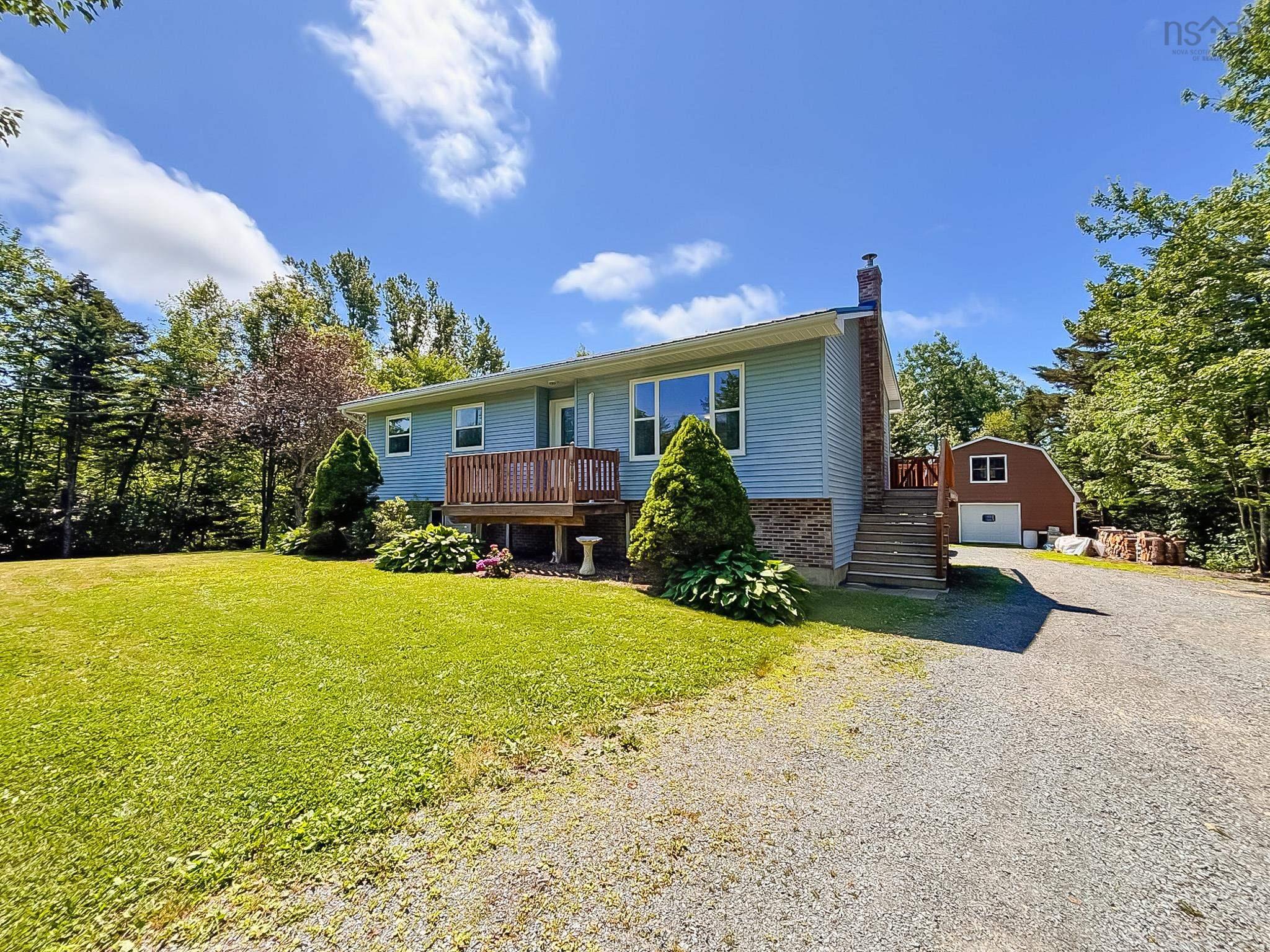 $549,000.00: 11951 Highway 3, Spectacle Lakes