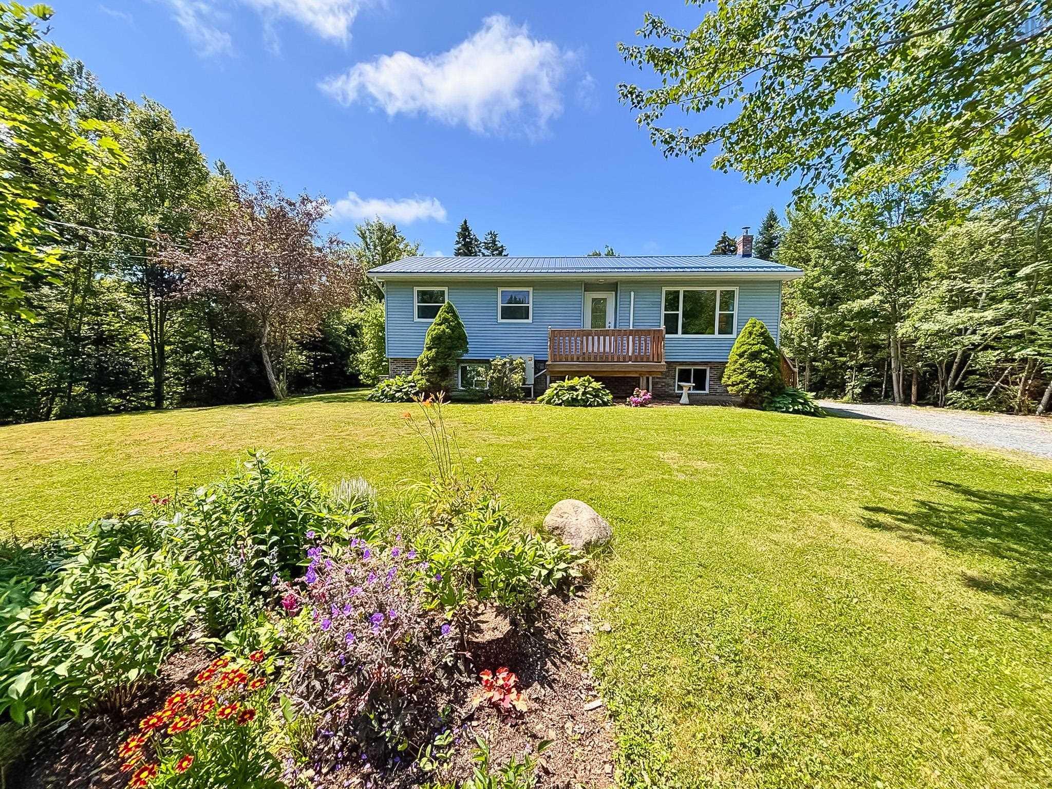 $549,000.00: 11951 Highway 3, Spectacle Lakes