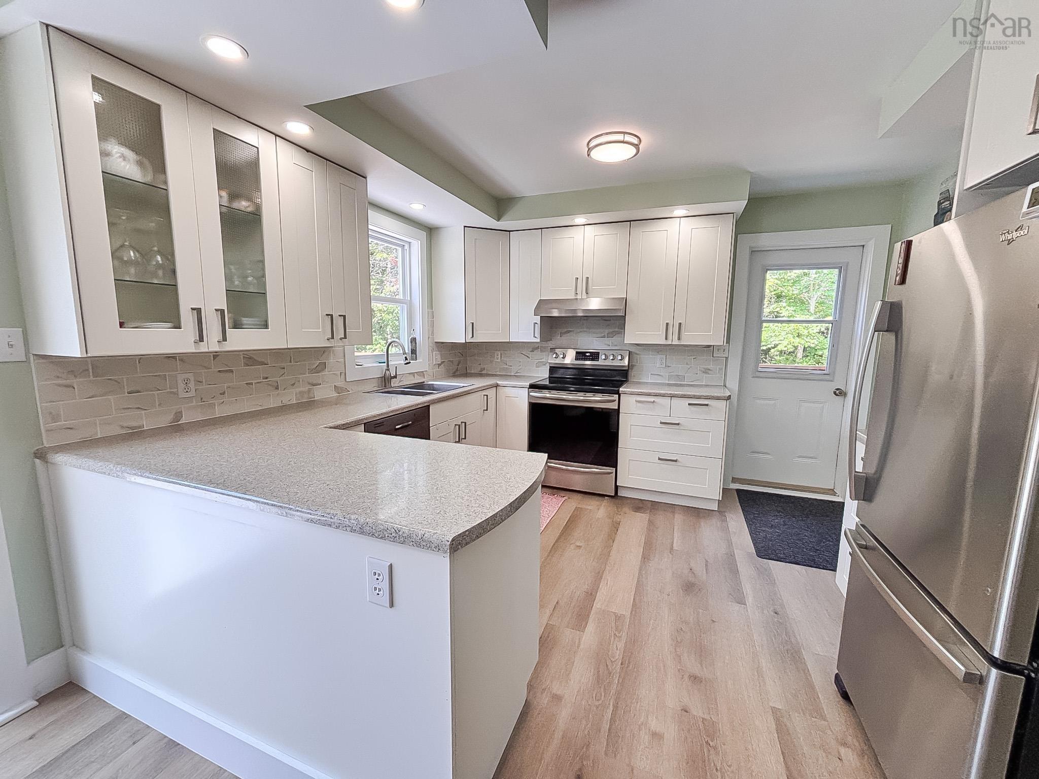 $549,000.00: 11951 Highway 3, Spectacle Lakes