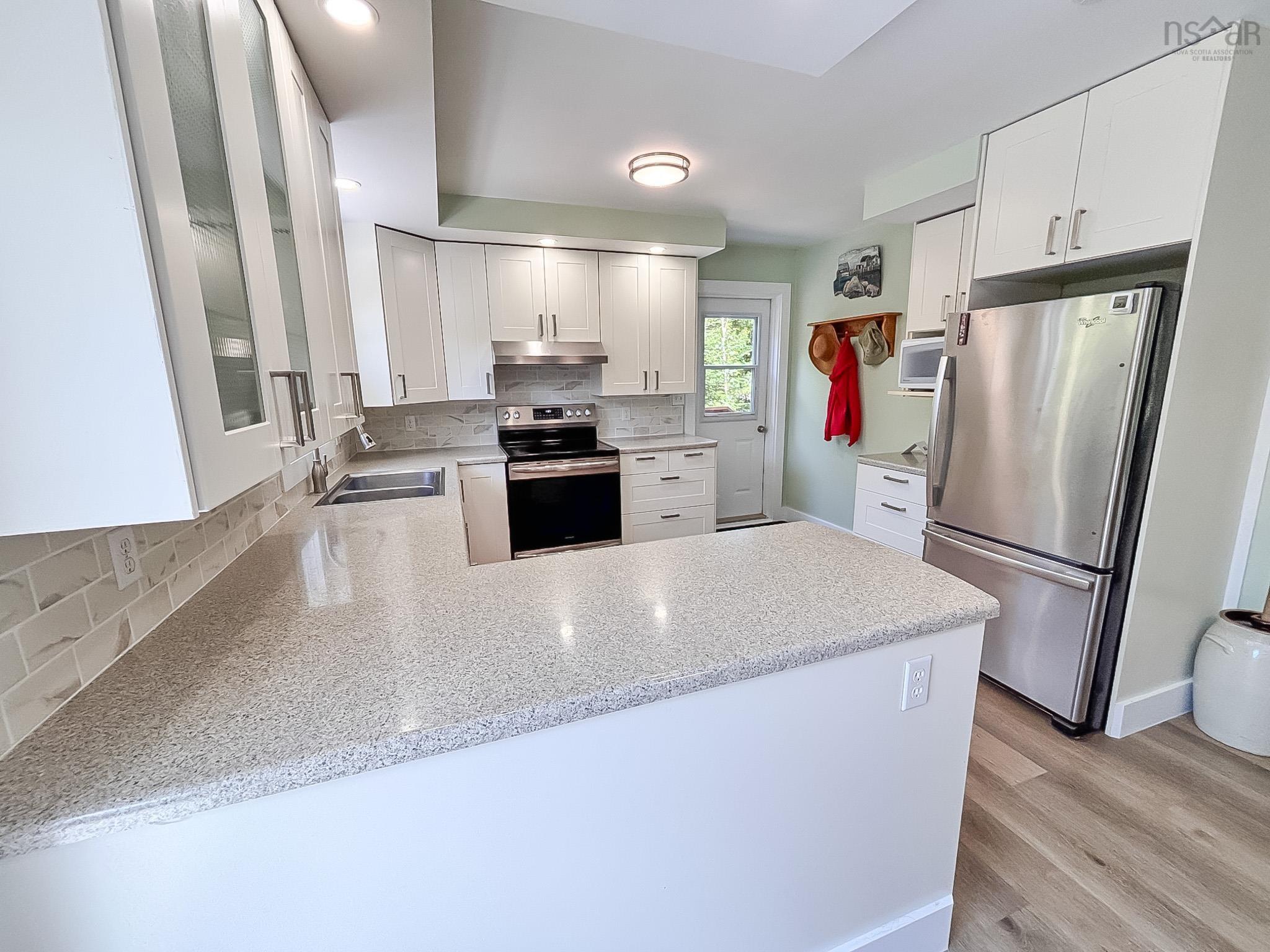 $549,000.00: 11951 Highway 3, Spectacle Lakes