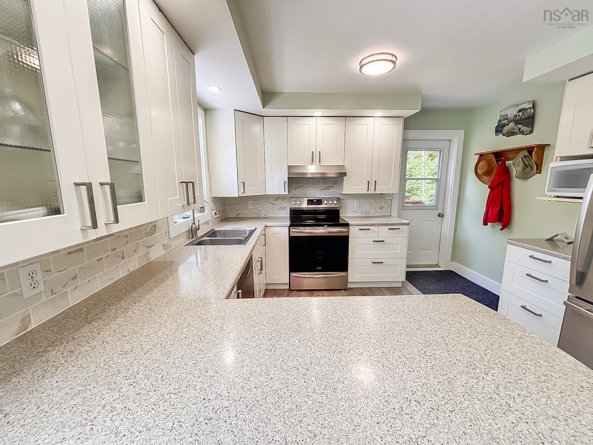 $549,000.00: 11951 Highway 3, Spectacle Lakes