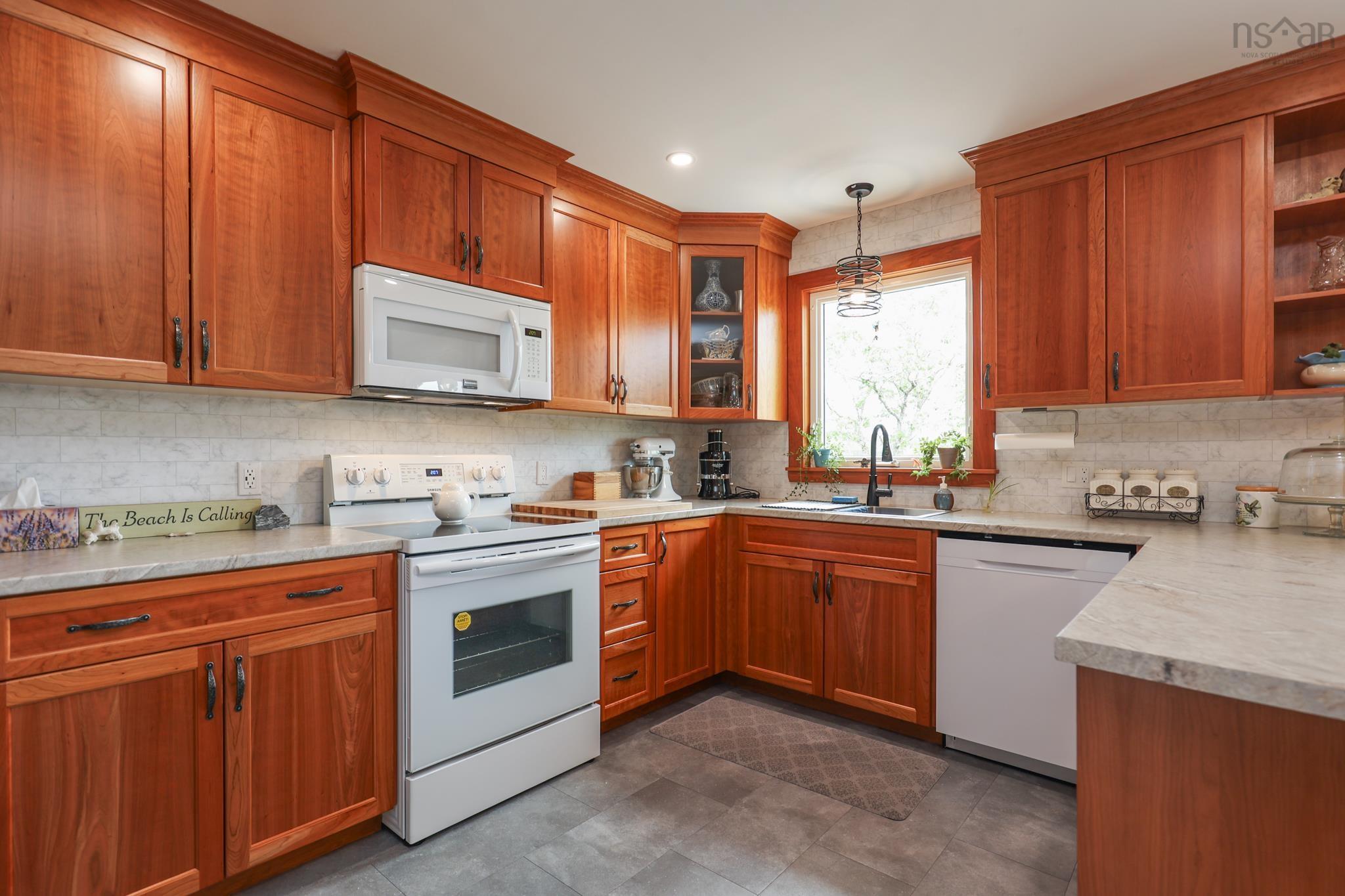 $569,900.00: 998 Mood Road, Summerville