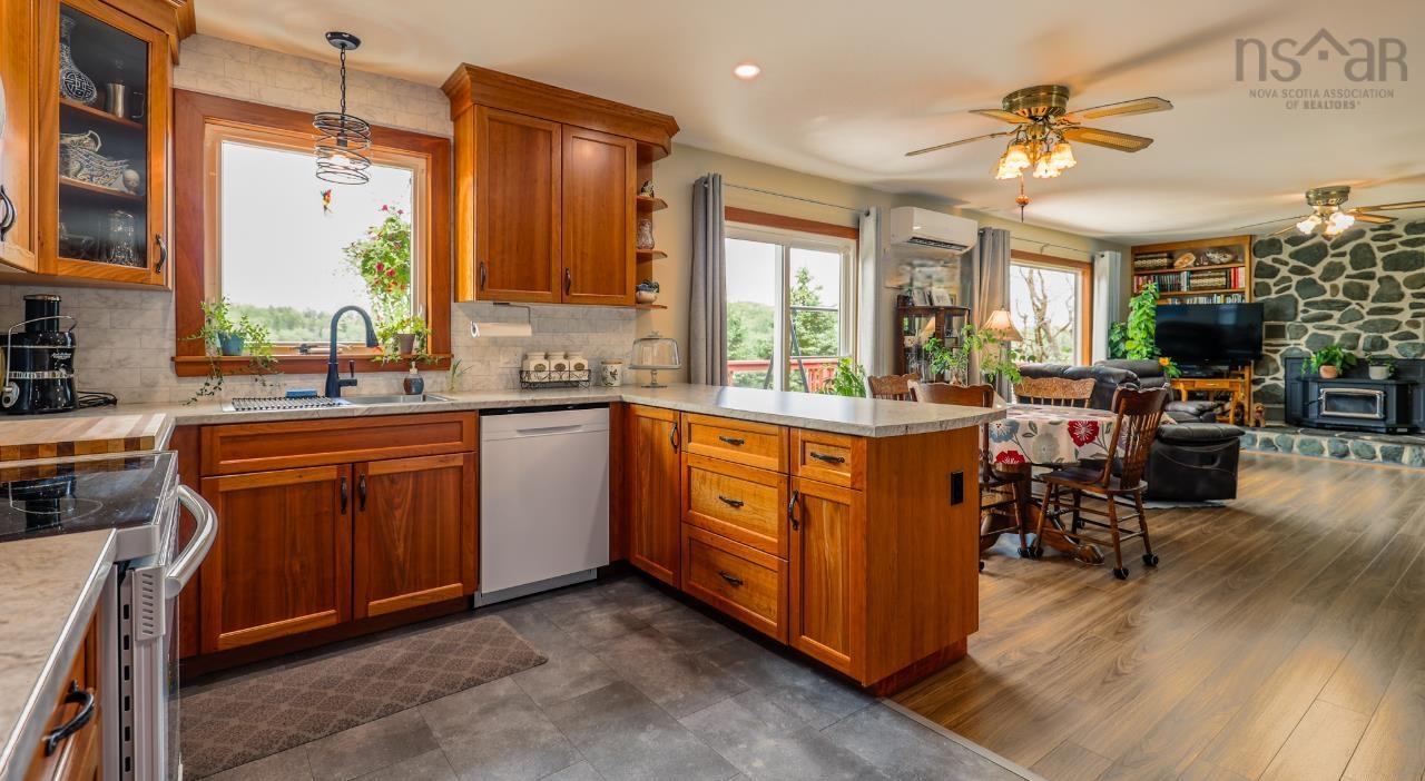 $569,900.00: 998 Mood Road, Summerville