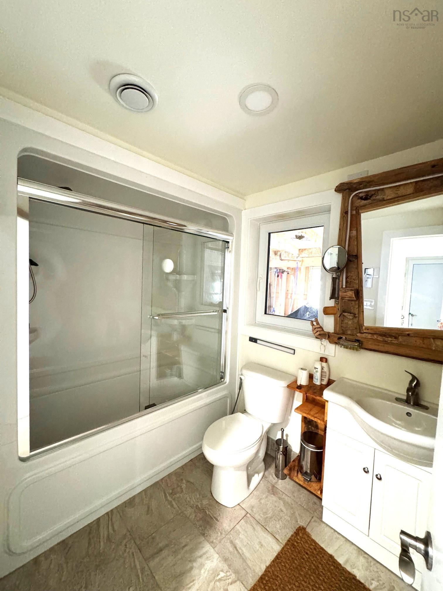 $590,000.00: 284 Rodney Drive, Militia Point