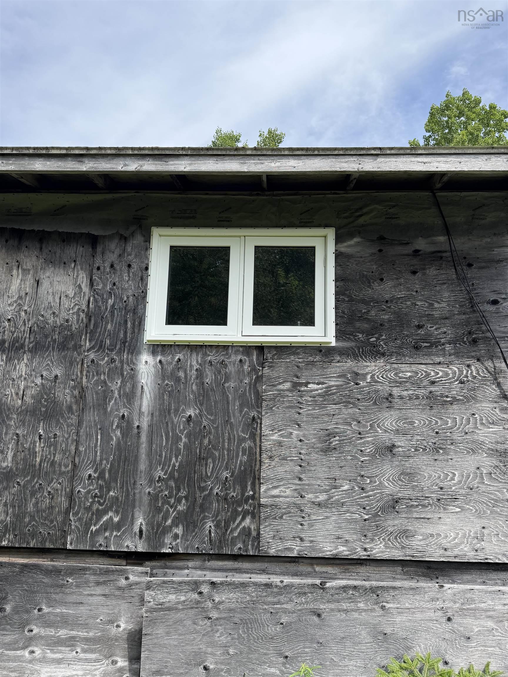 $99,000.00: 5569 Highway 105 Highway, Port Bevis