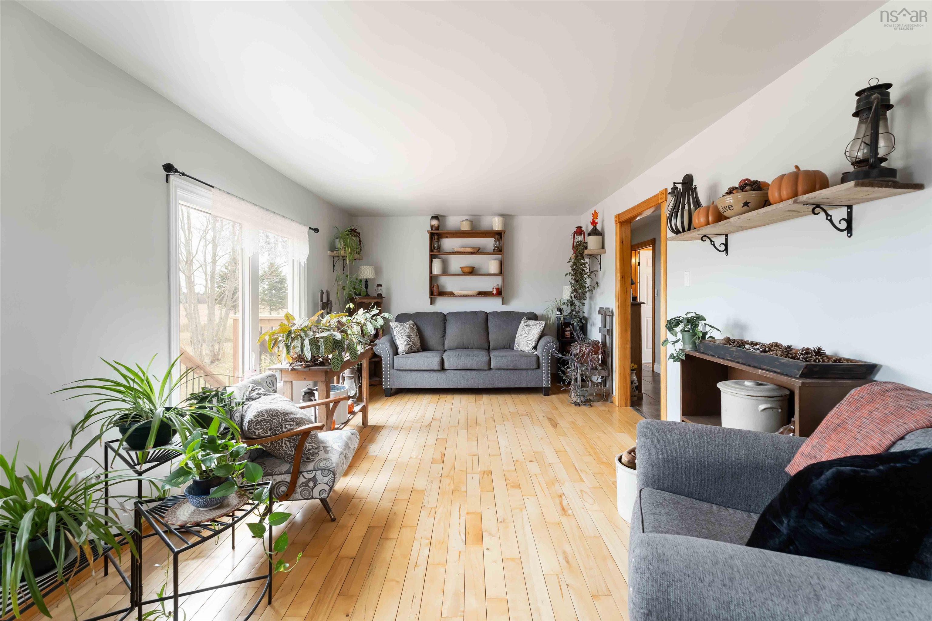 $525,000.00: 311 Morden Road, Selfridge Corner