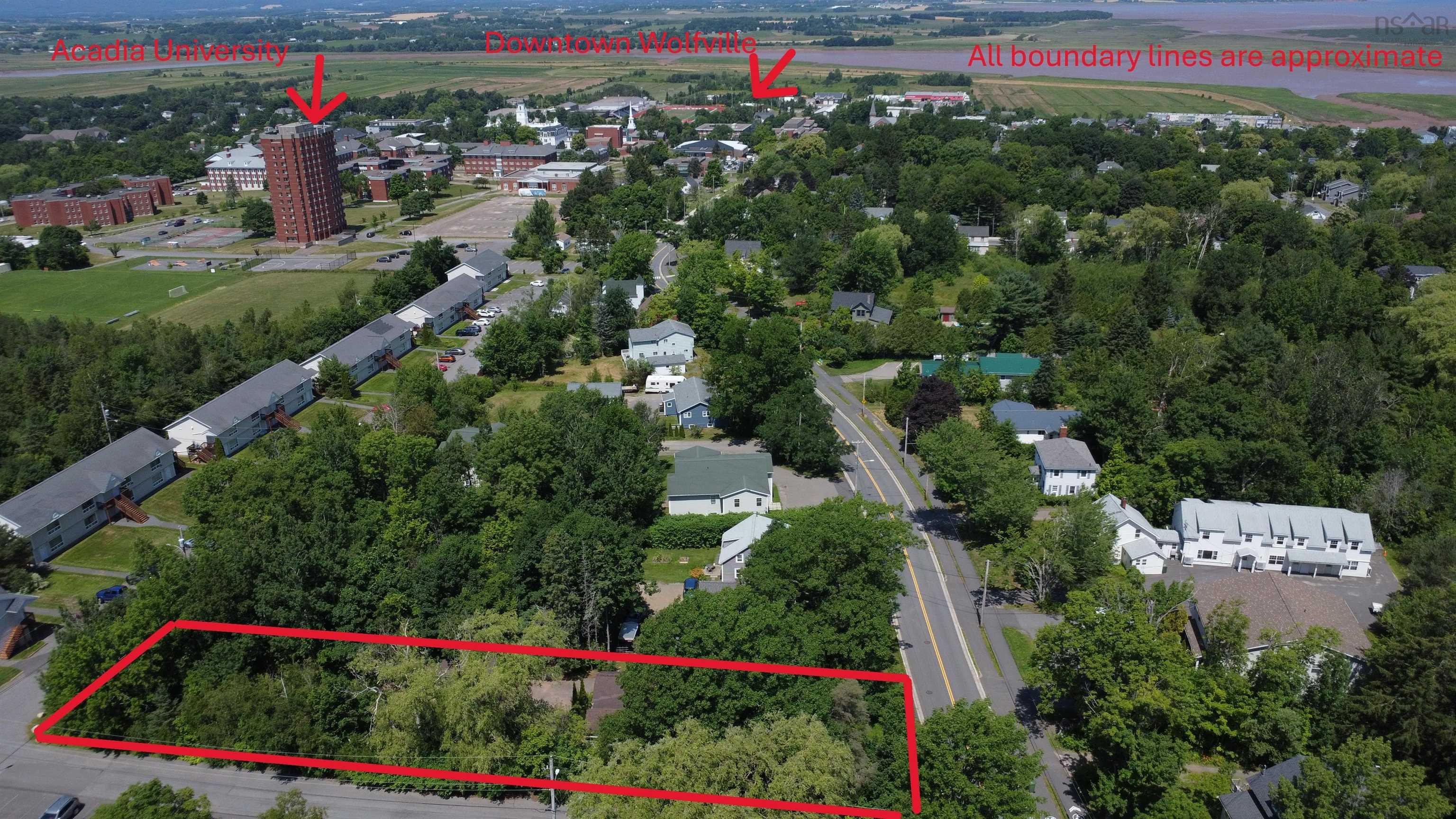 $359,900.00: 90 Highland Avenue, Wolfville