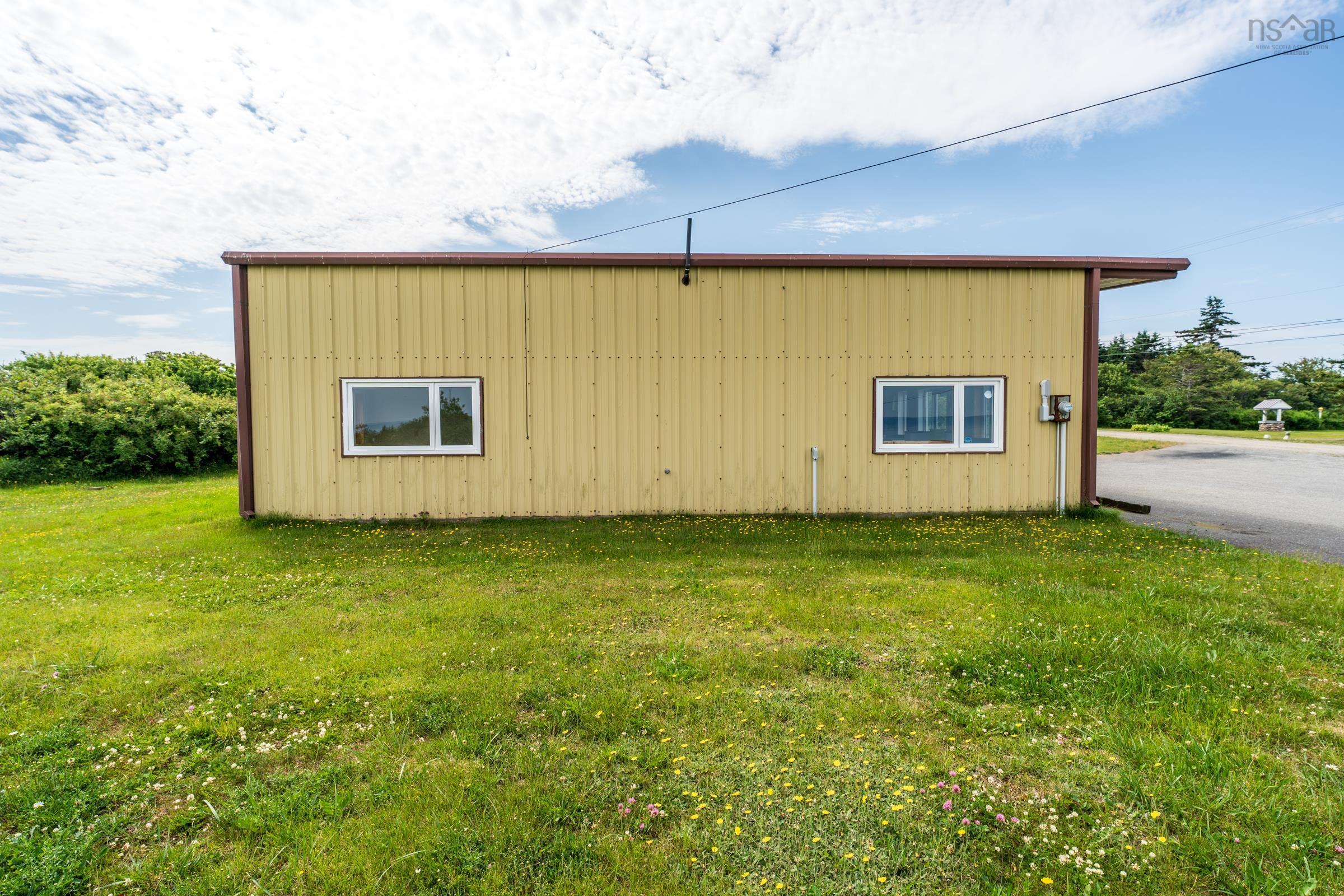 $499,000.00: 40 Schoolhouse Road, Grosses Coques