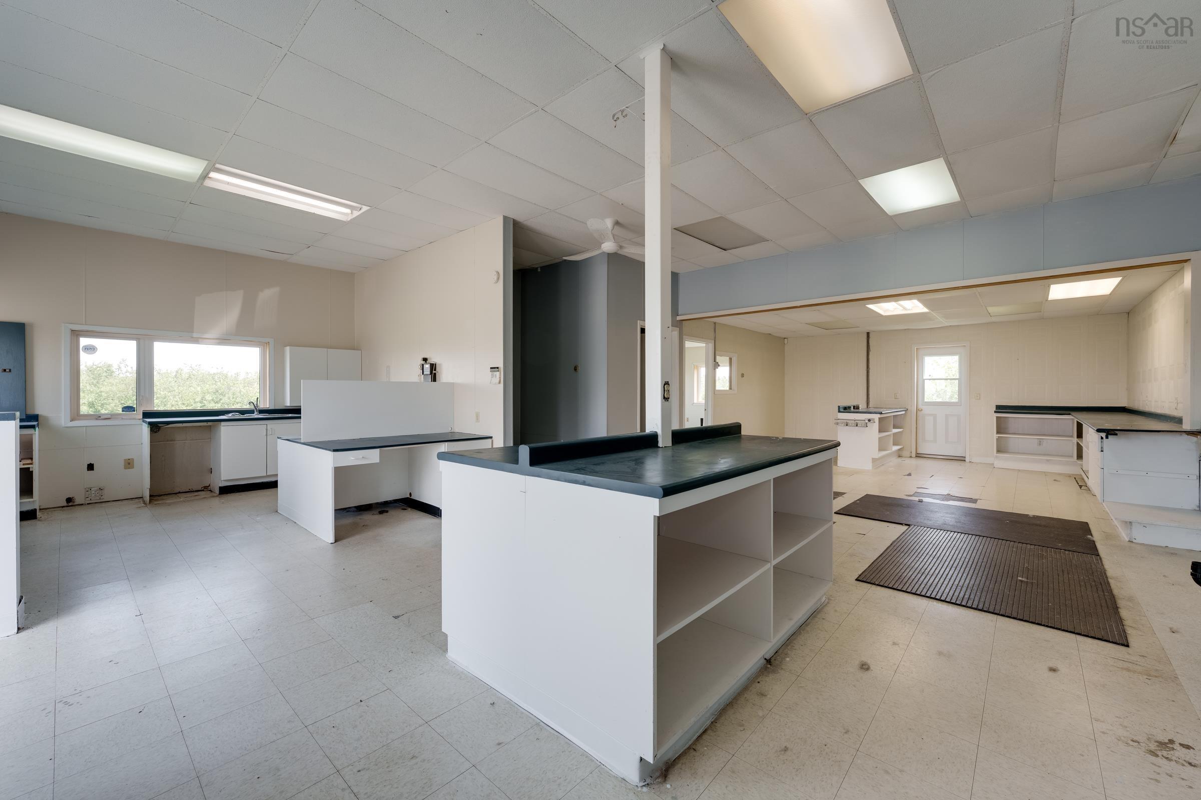 $499,000.00: 40 Schoolhouse Road, Grosses Coques