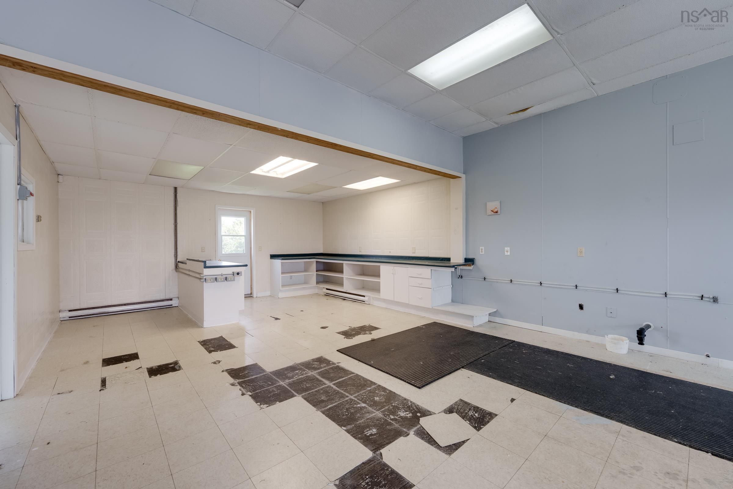 $499,000.00: 40 Schoolhouse Road, Grosses Coques