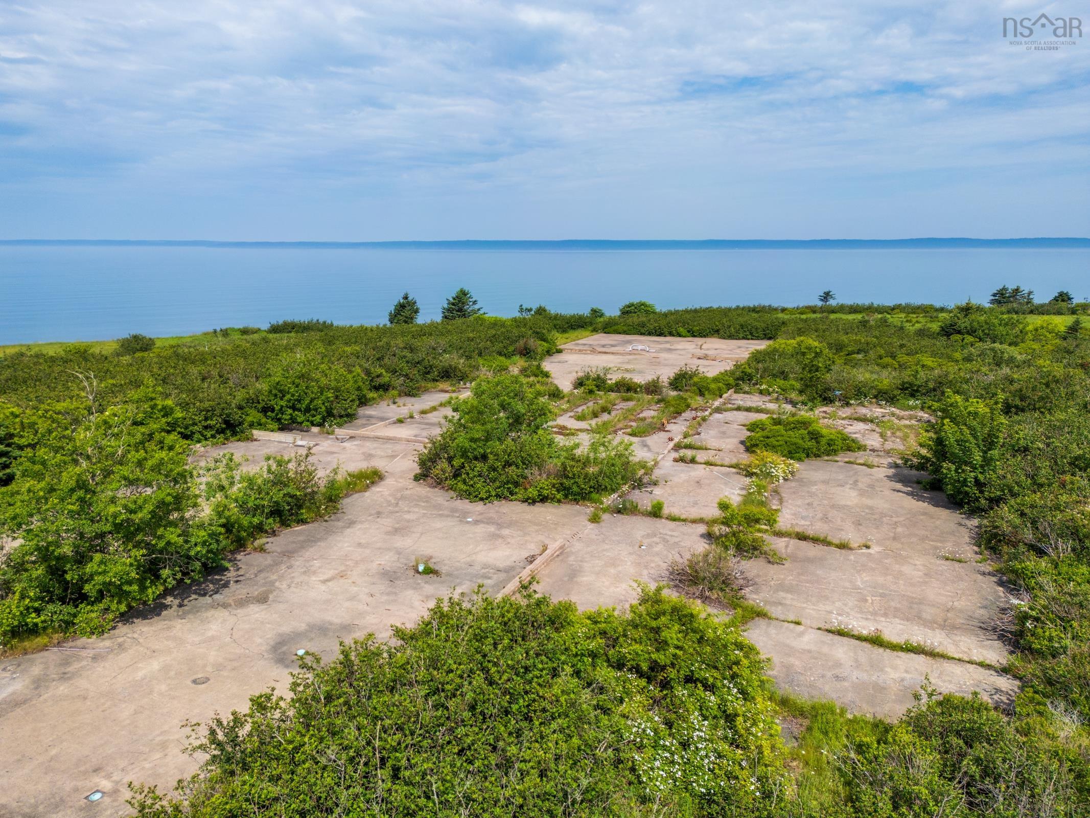 $499,000.00: 40 Schoolhouse Road, Grosses Coques