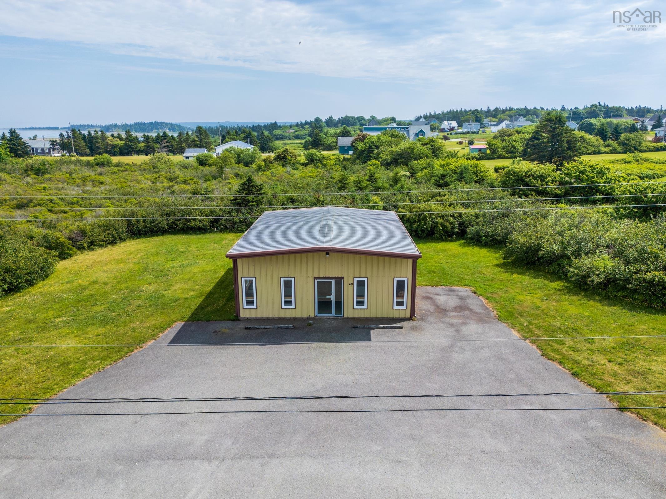 $499,000.00: 40 Schoolhouse Road, Grosses Coques