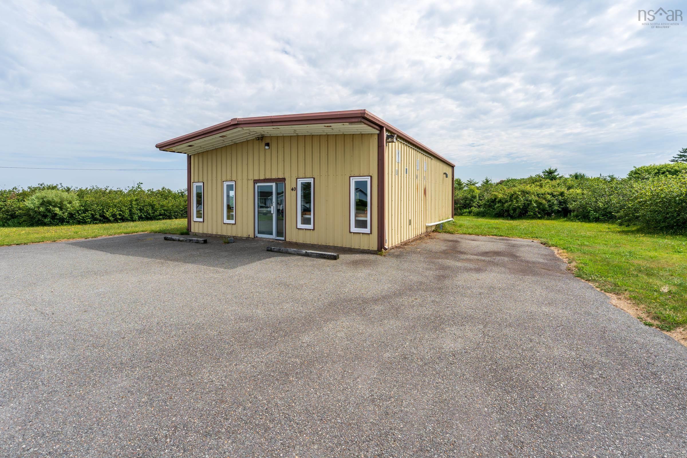 $499,000.00: 40 Schoolhouse Road, Grosses Coques