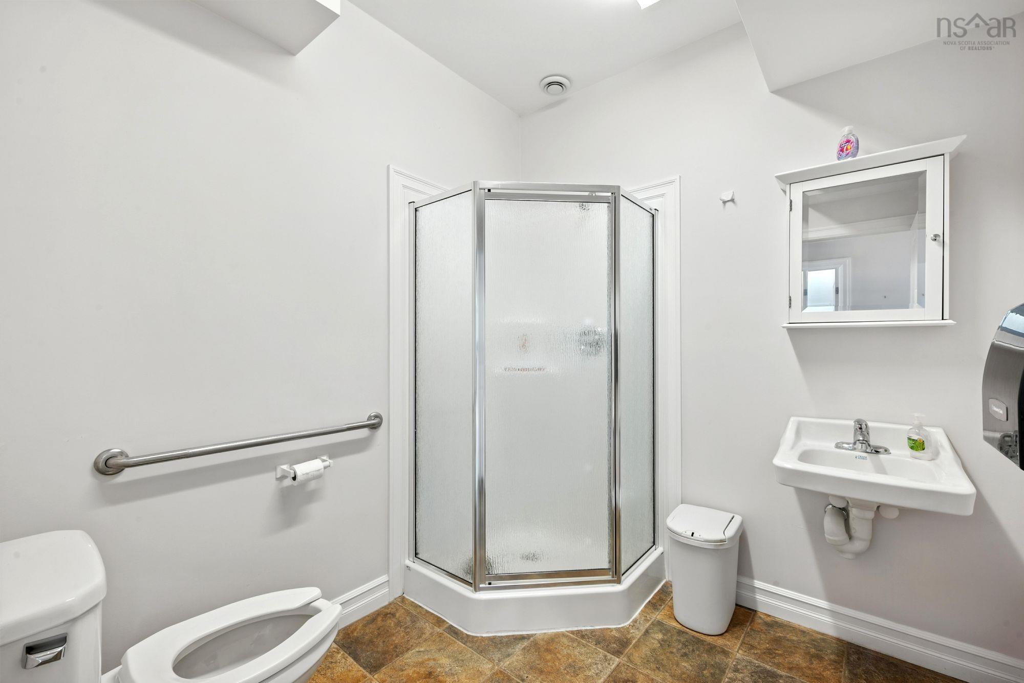 $999,000.00: 84 Thorne Avenue, Dartmouth