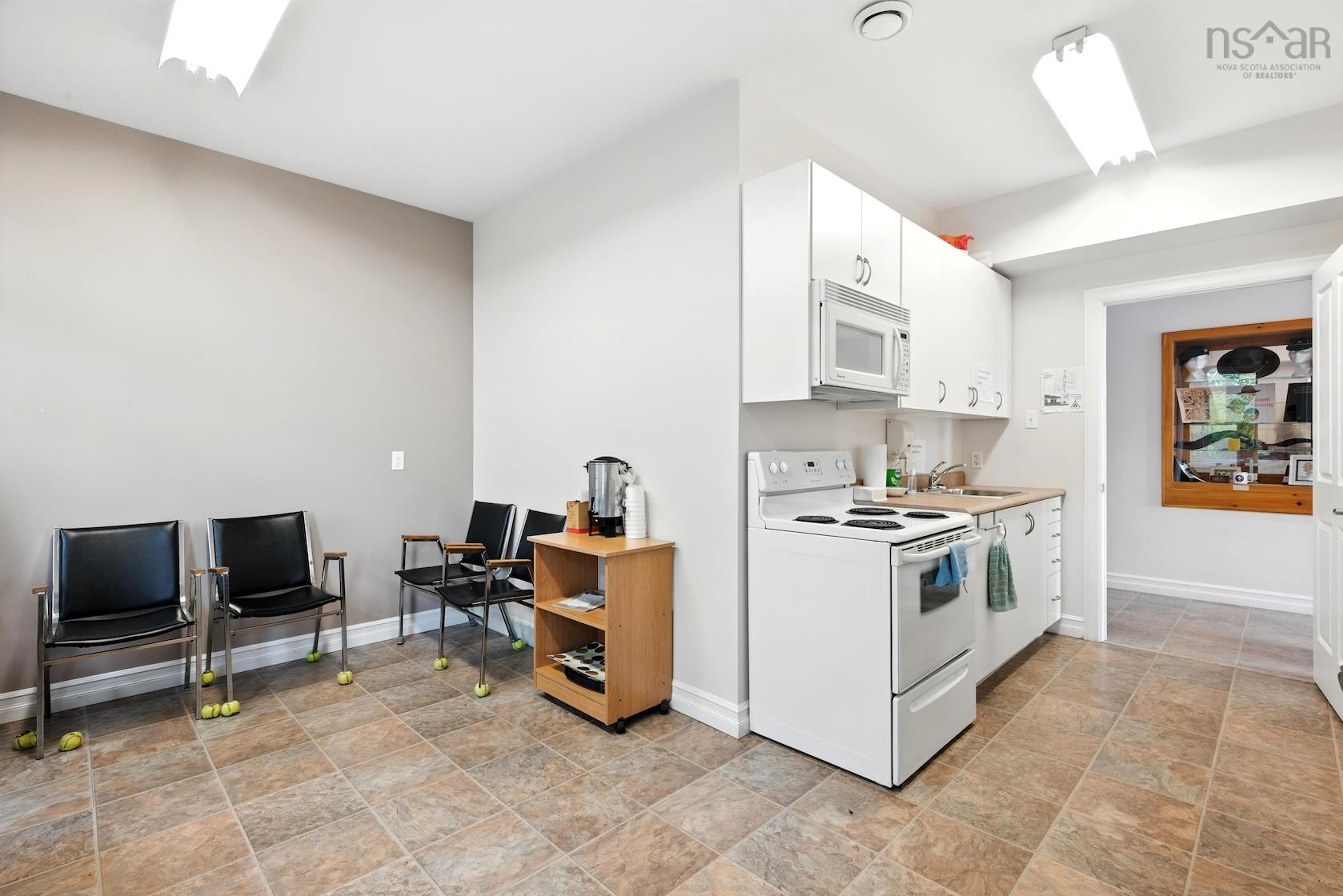 $999,000.00: 84 Thorne Avenue, Dartmouth