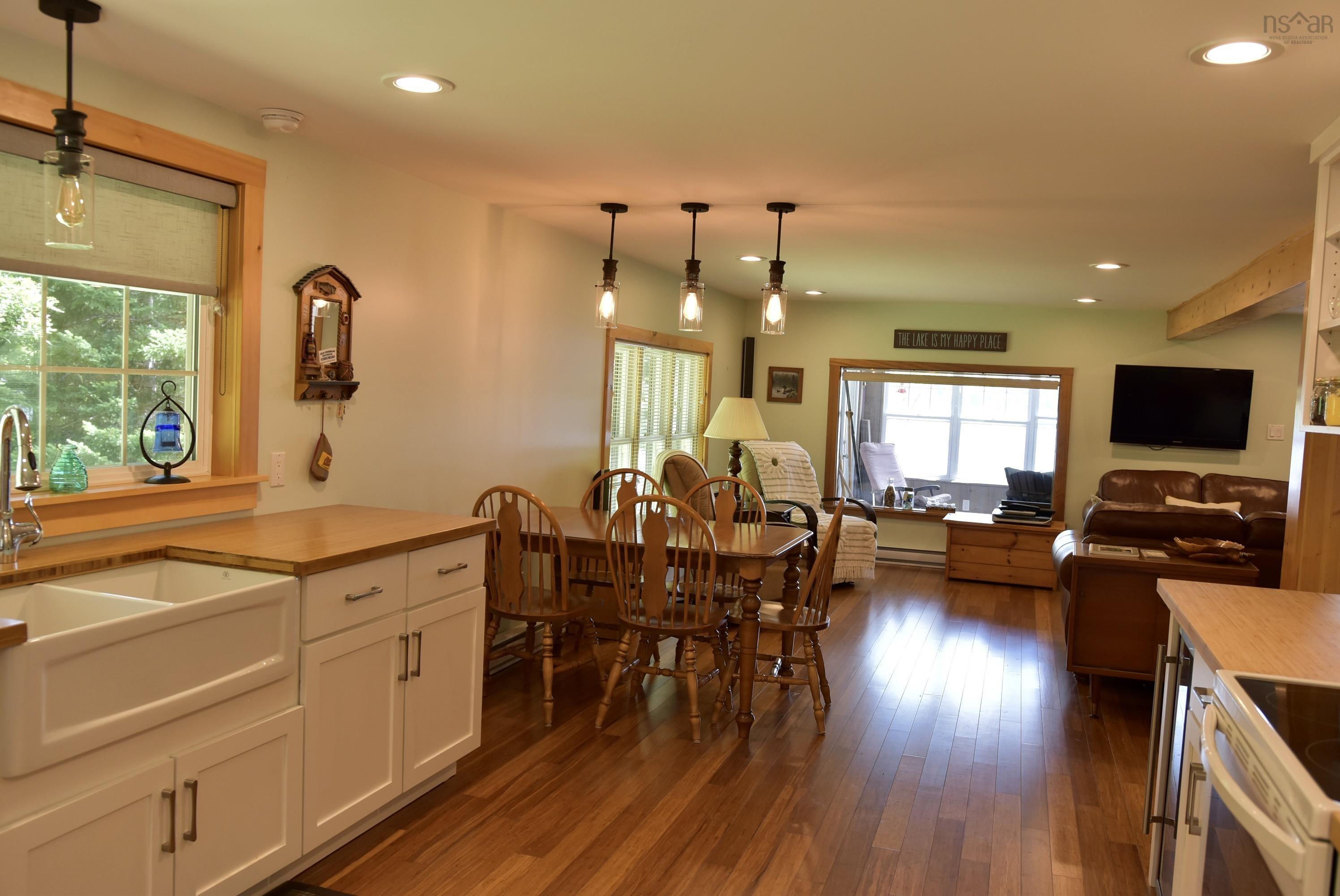 $425,000.00: 1401 Tree Line Drive, New Albany