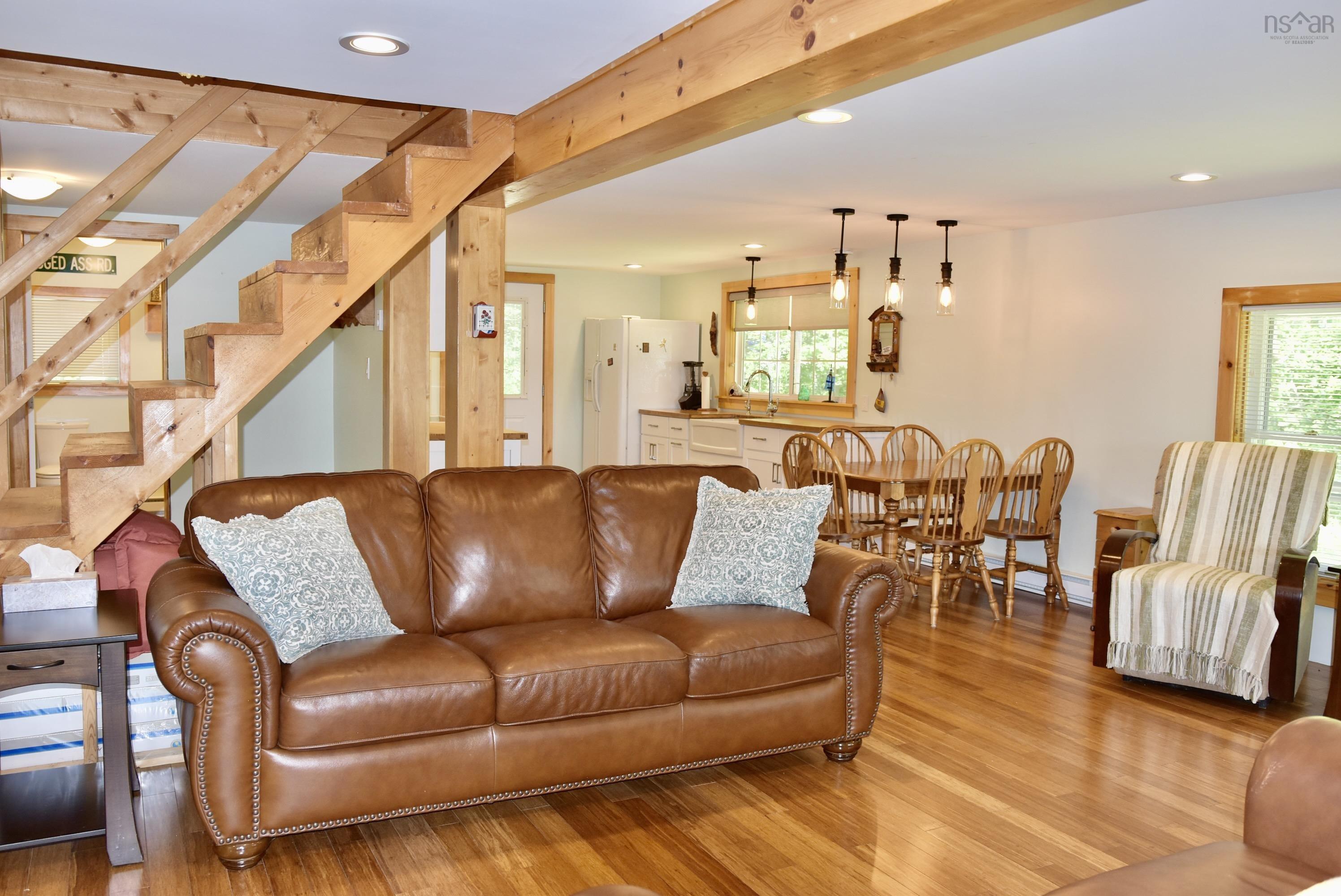 $425,000.00: 1401 Tree Line Drive, New Albany