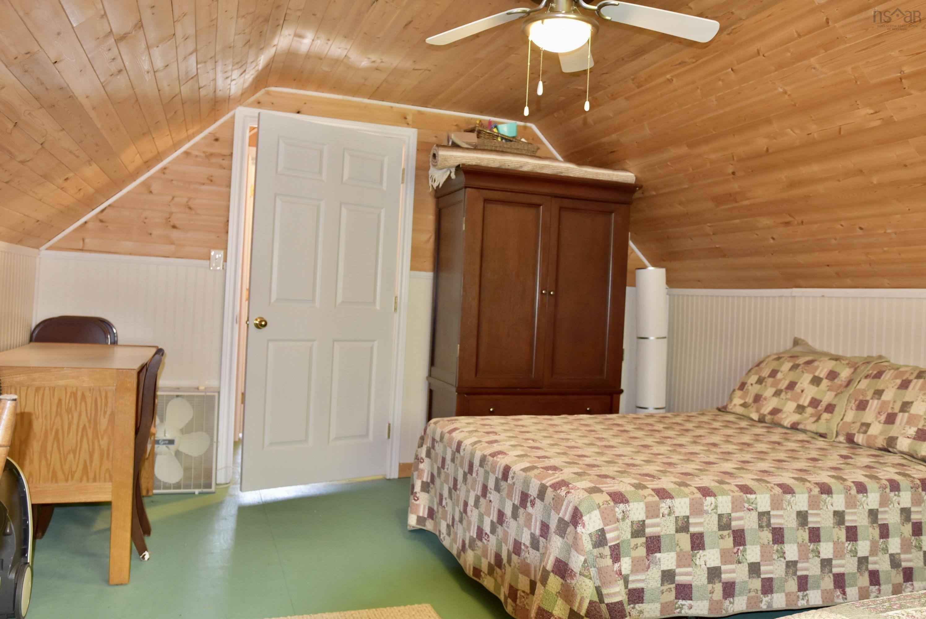 $425,000.00: 1401 Tree Line Drive, New Albany