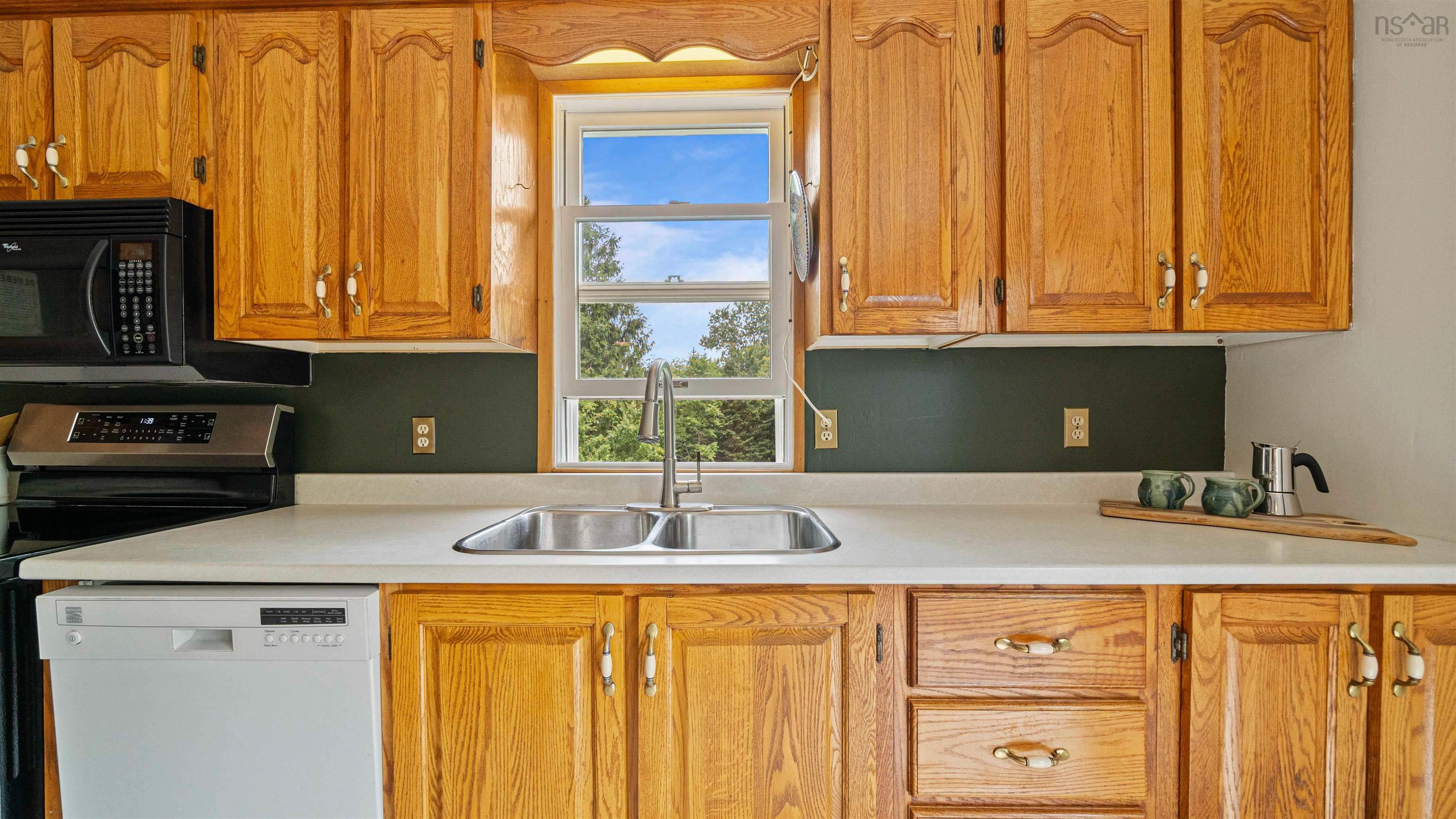 $499,900.00: 28 Hebridean Drive, Herring Cove