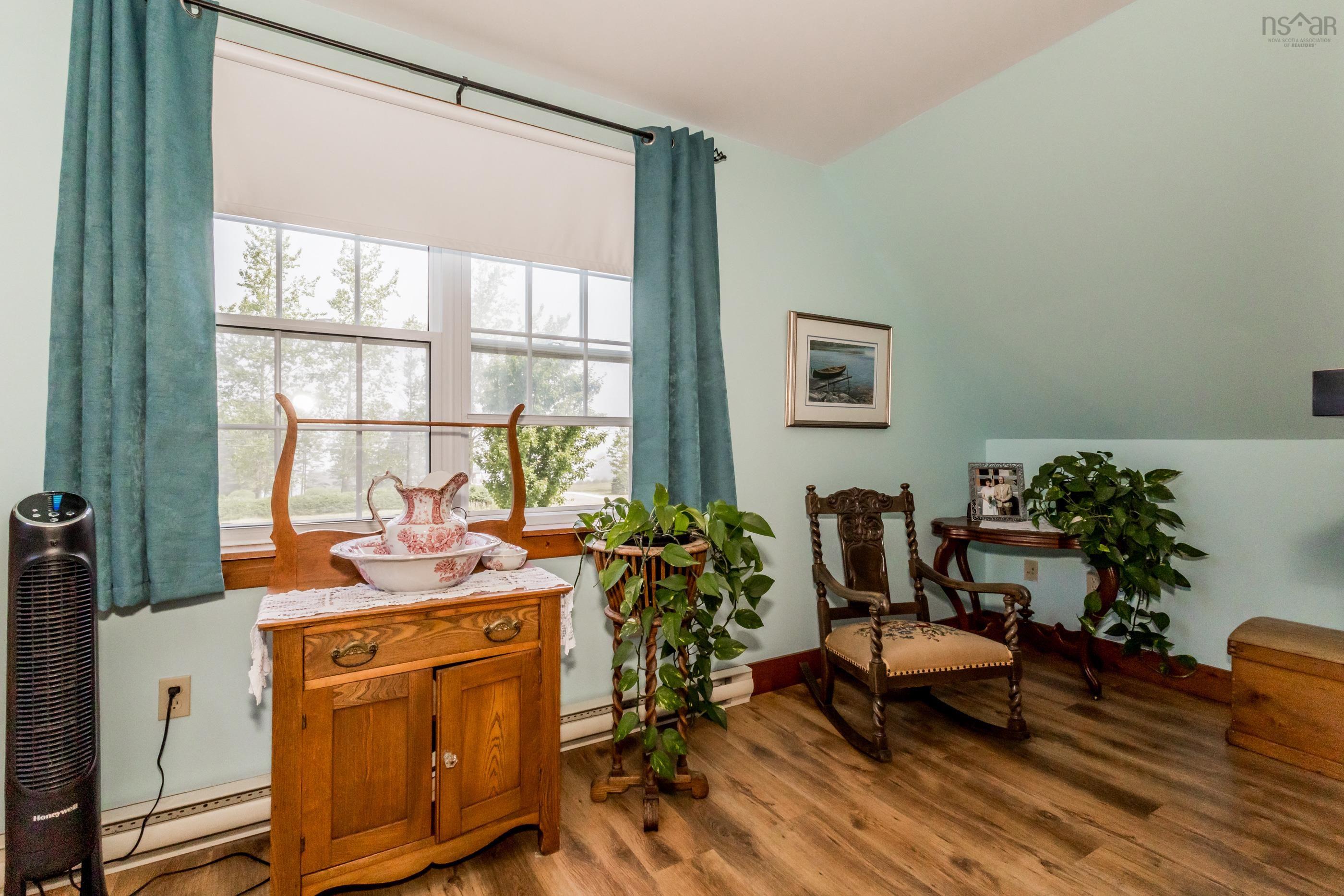 $415,000.00: 40 Wall Street, Canada Creek