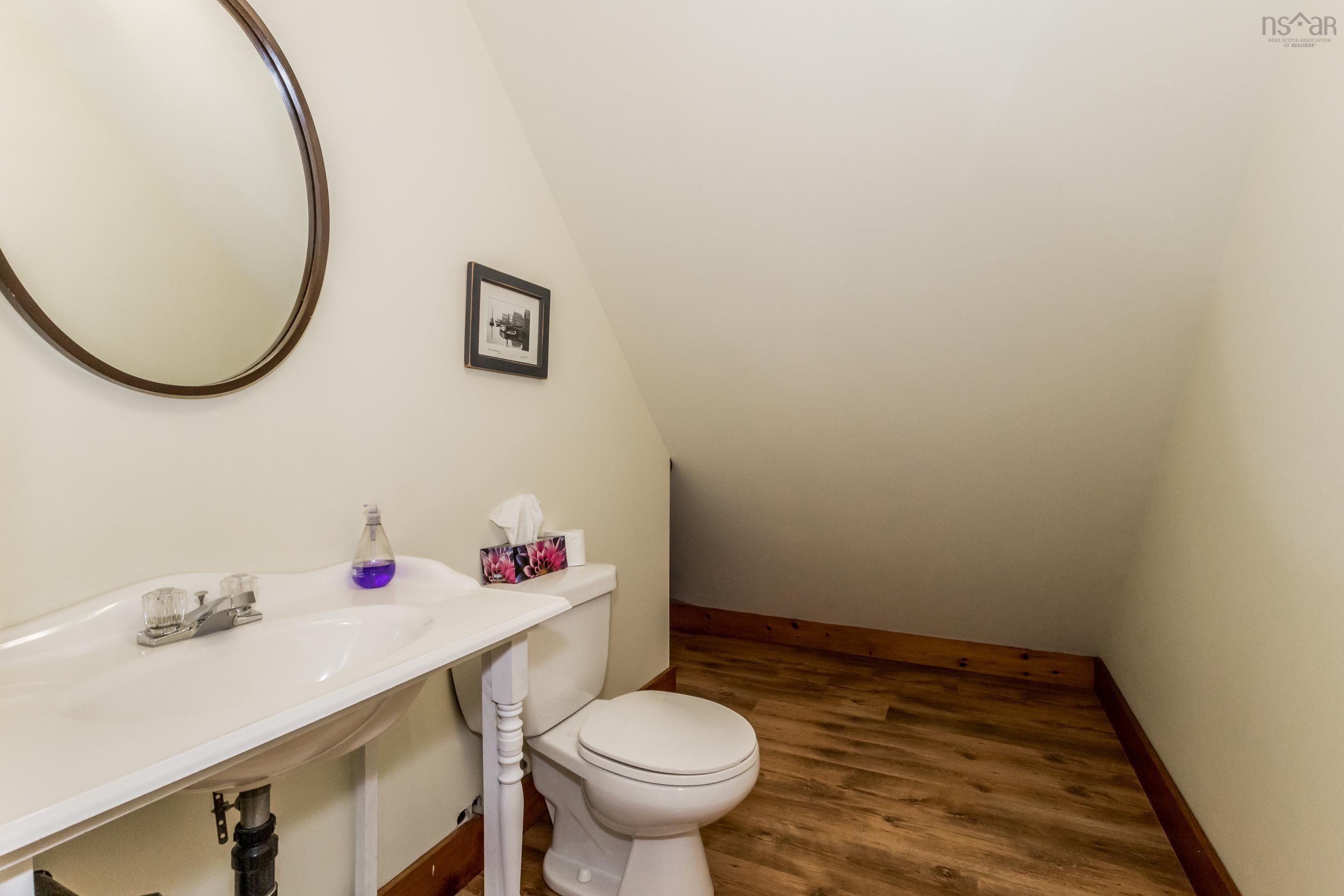 $415,000.00: 40 Wall Street, Canada Creek